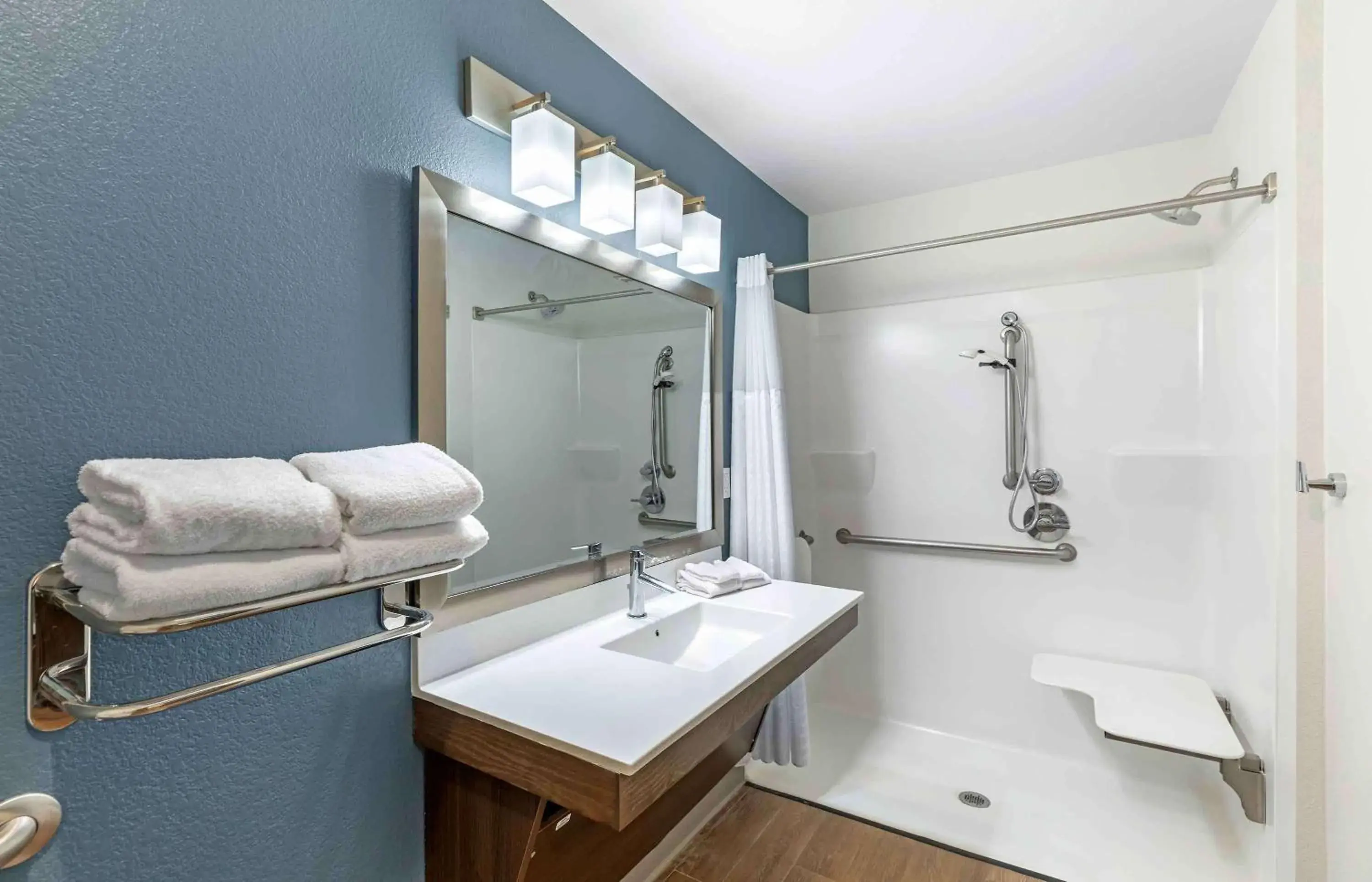 Bathroom in Extended Stay America Suites - Denver - Centennial
