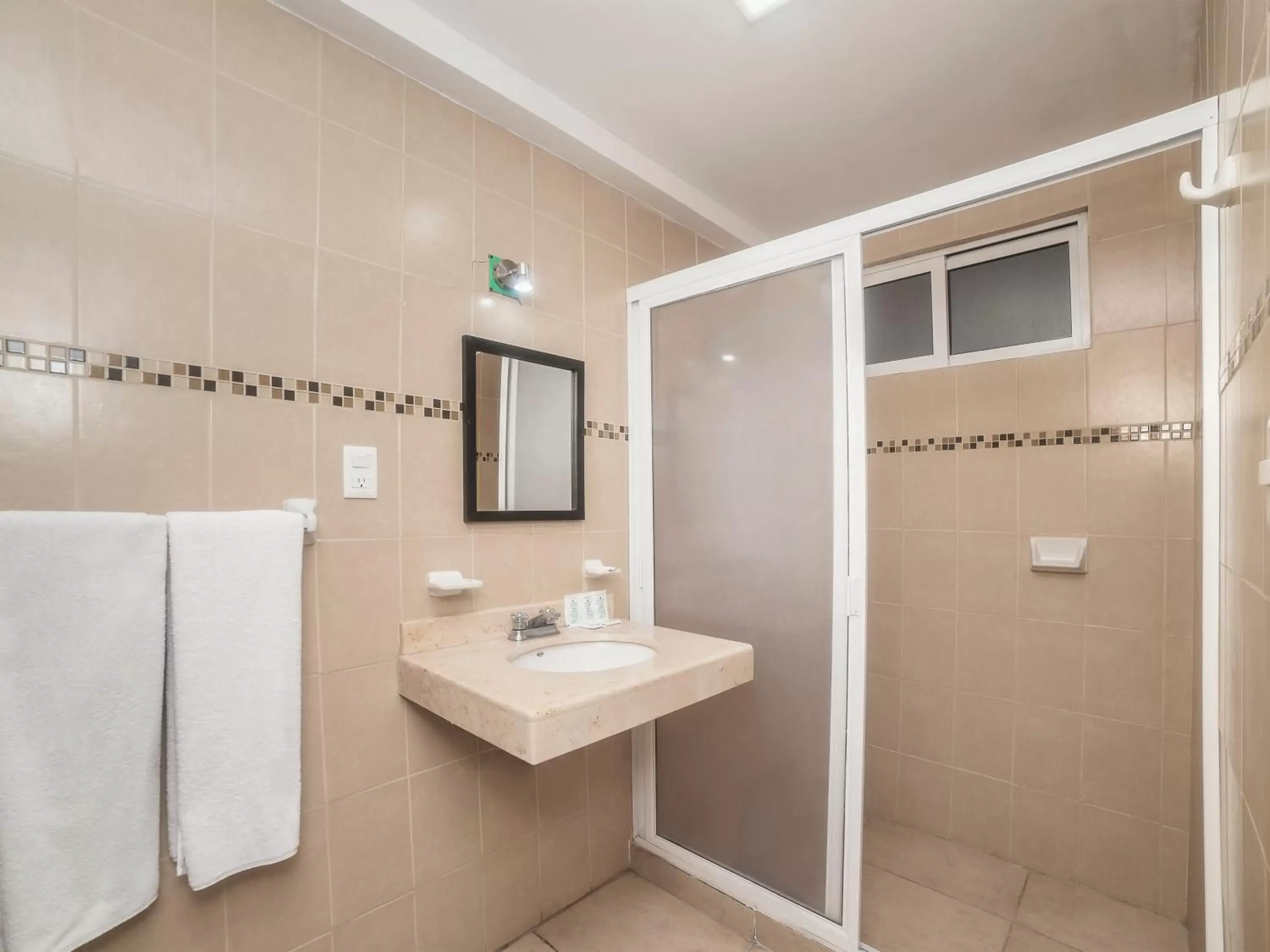 Toilet, Bathroom in Hotel Puerto Inn