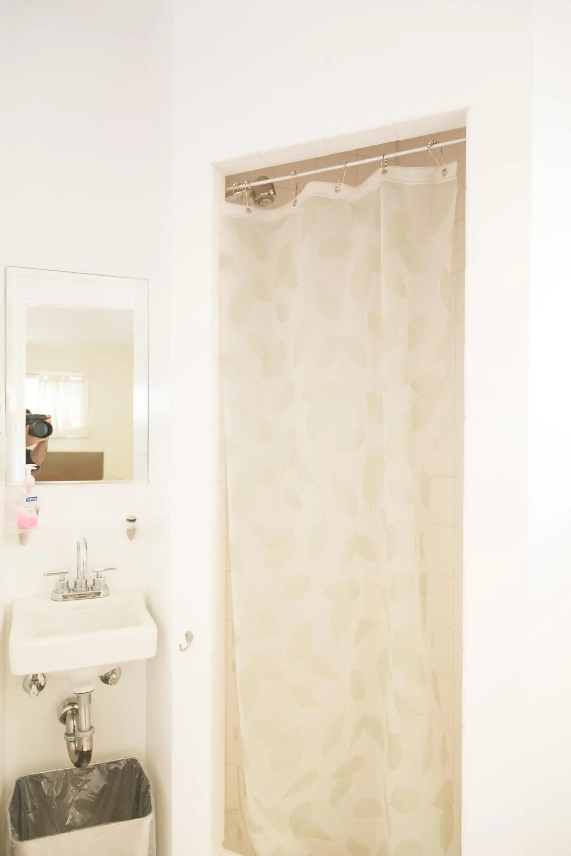 Shower, Bathroom in Orange Drive Hostel