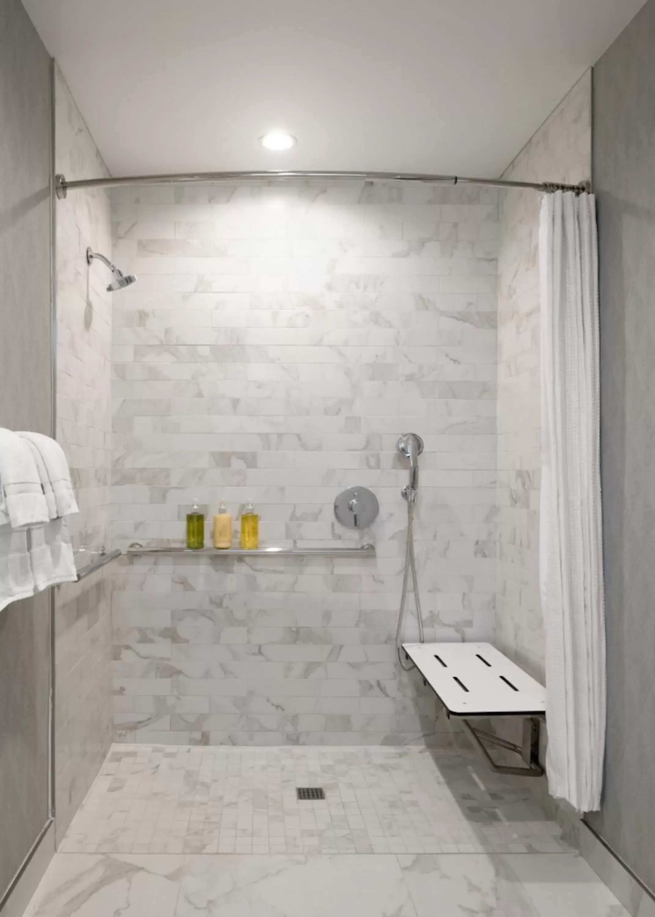 Shower, Bathroom in Le Parc at Melrose
