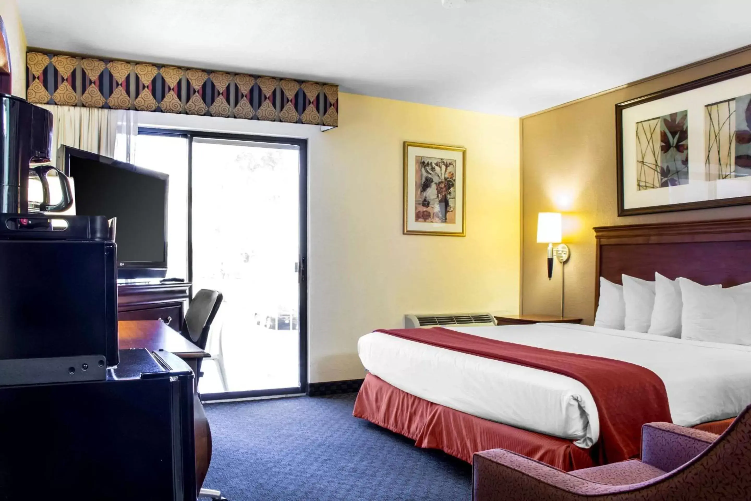 Photo of the whole room, Bed in Quality Inn Wickenburg