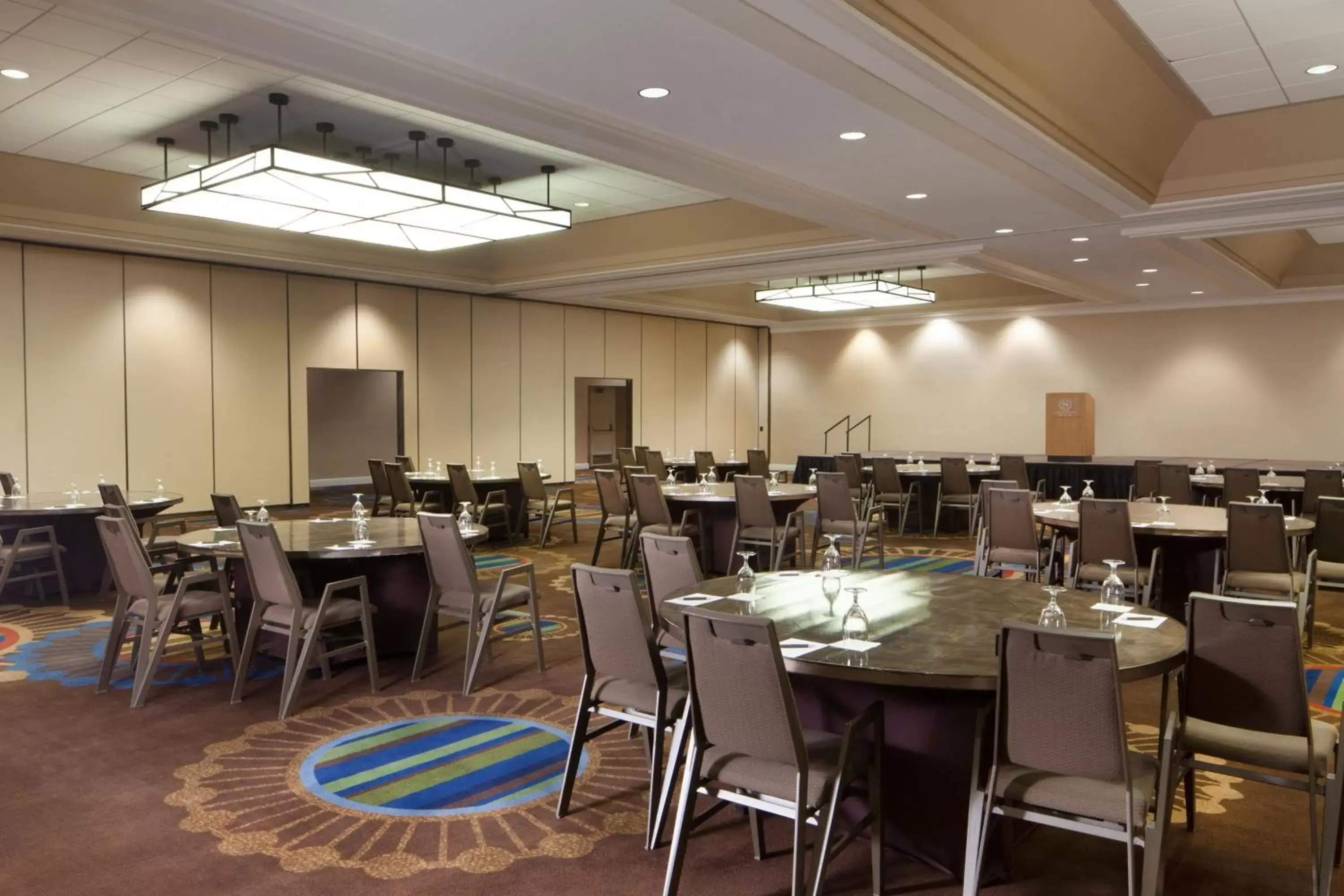 Meeting/conference room, Restaurant/Places to Eat in Sheraton Anchorage Hotel