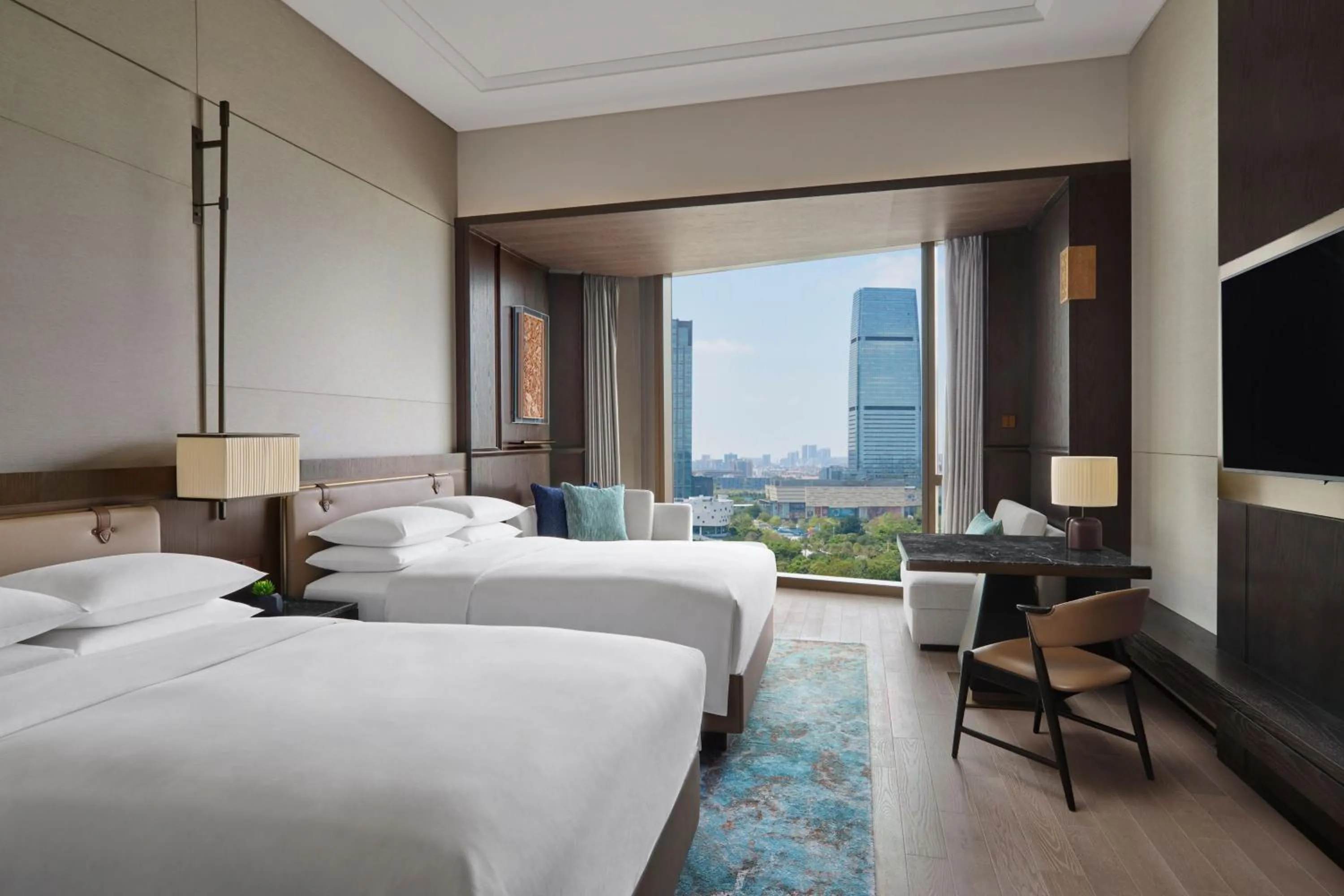 Photo of the whole room, Bed in Guangzhou Marriott Hotel Baiyun