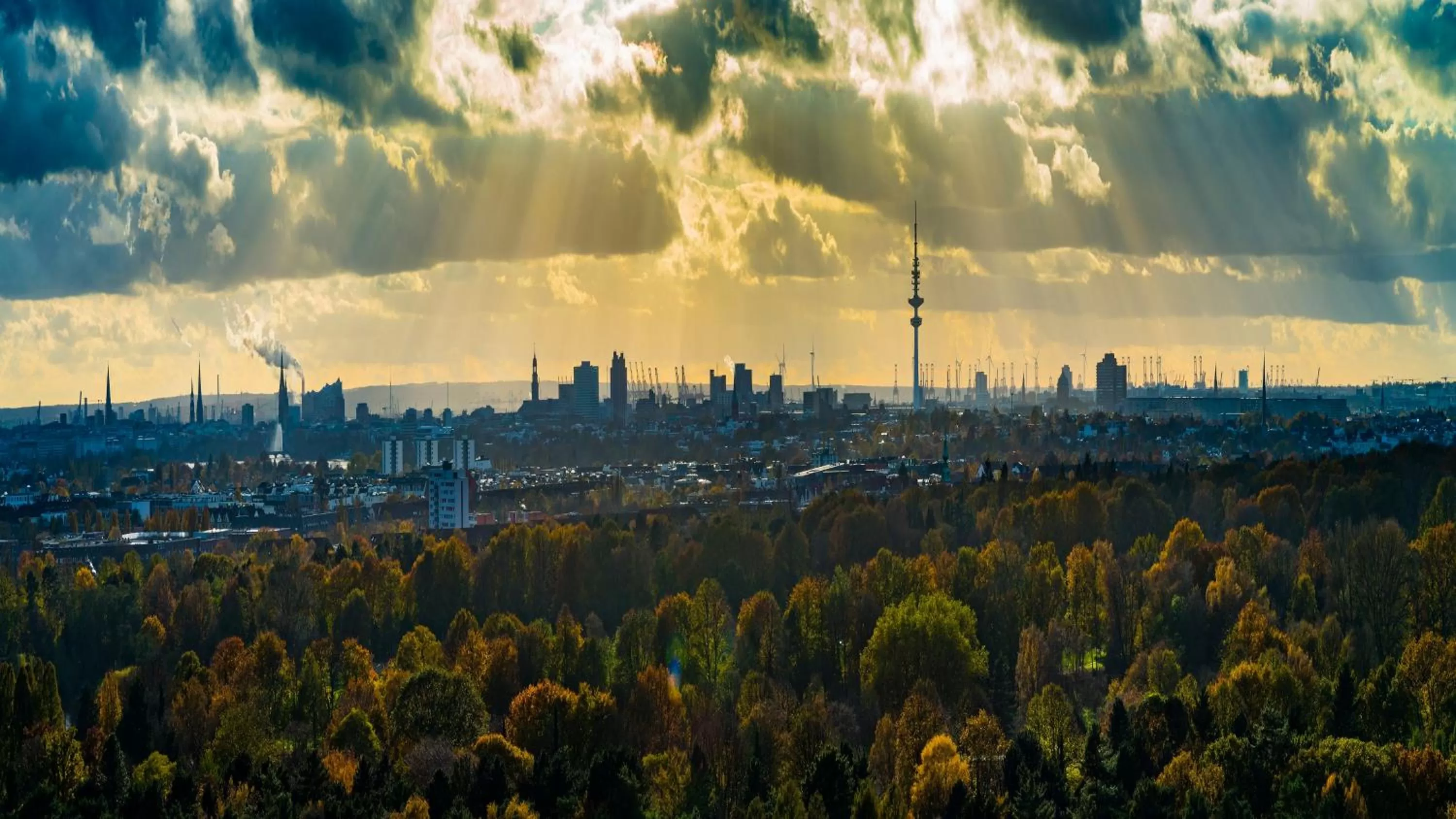 Property building in Holiday Inn Hamburg - City Nord by IHG