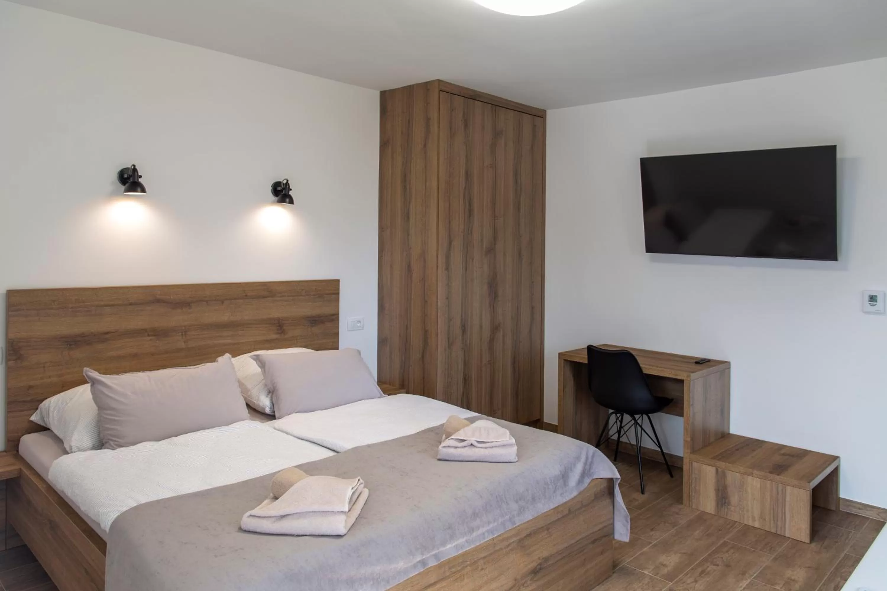 Property building, Bed in Vila Marin Miler