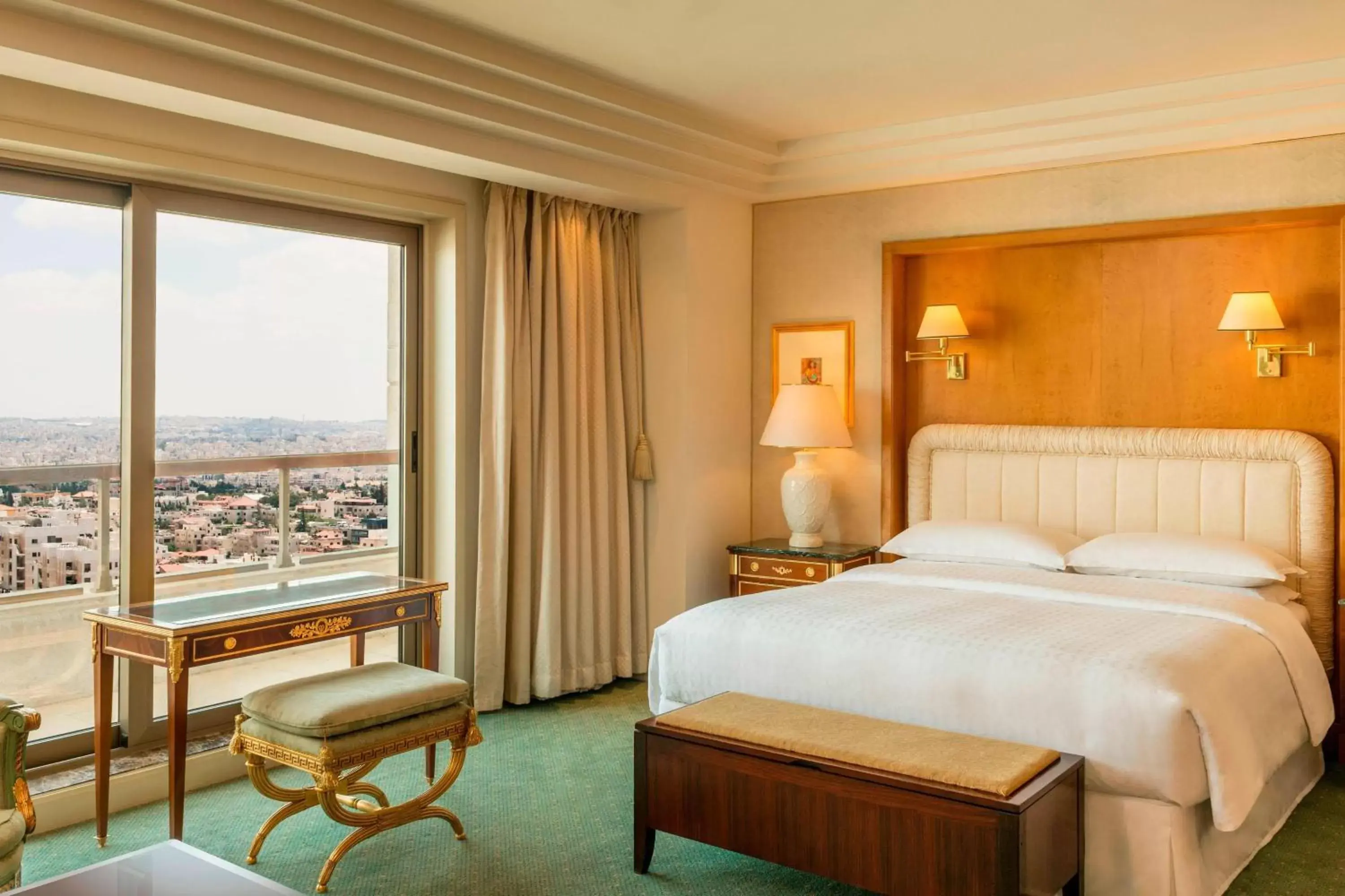 Bedroom, Bed in Sheraton Amman Al Nabil Hotel