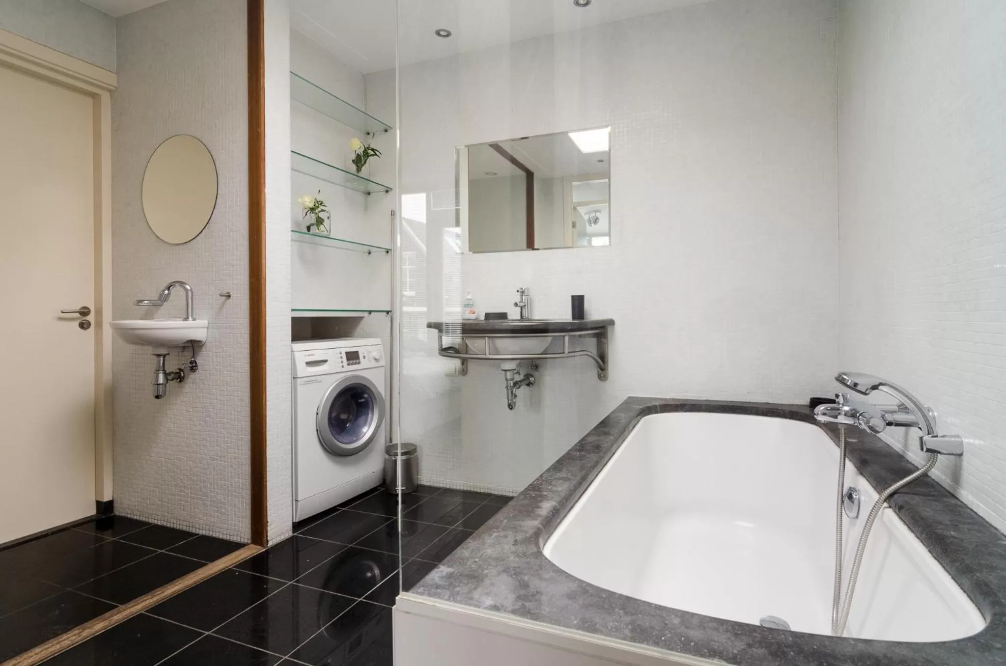 Bathroom in Marnix Top: 8P near Leidsche