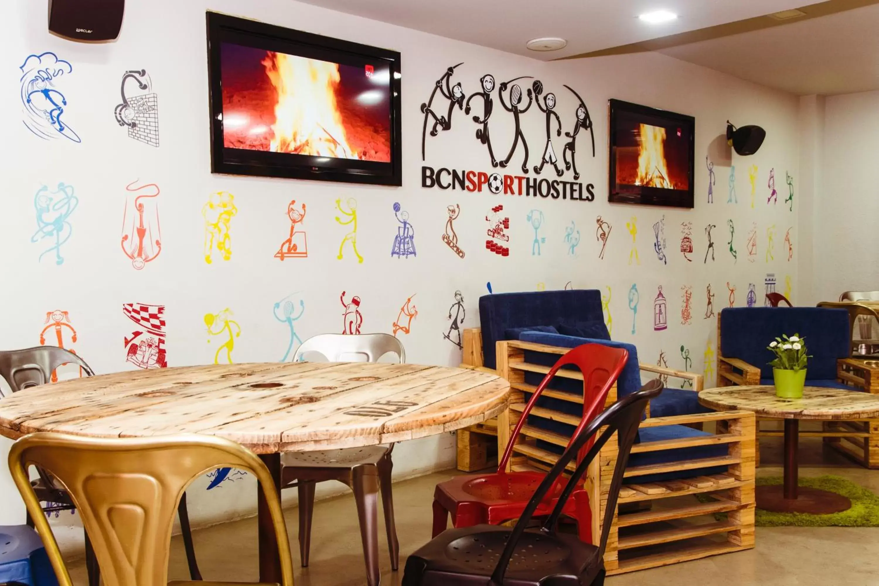 Restaurant/Places to Eat in Bcn Sport Hostels