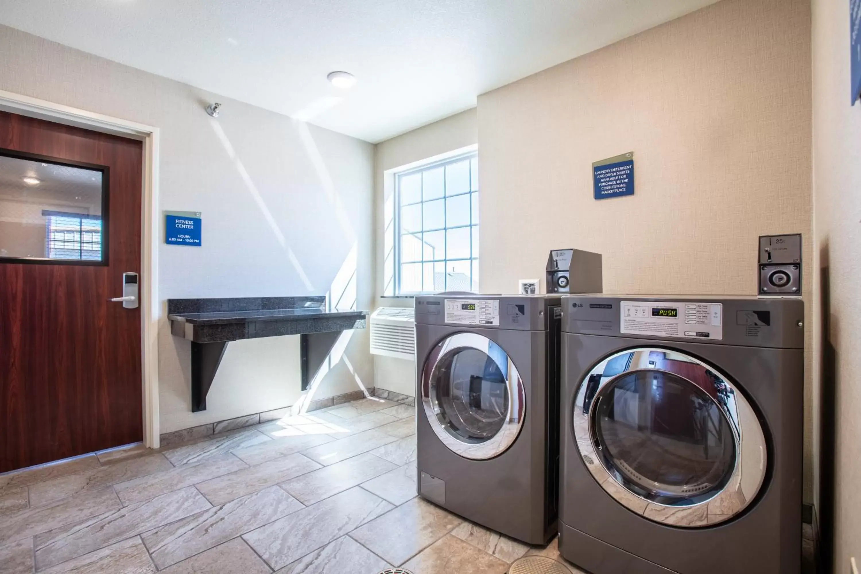 laundry, Kitchen/Kitchenette in Cobblestone Inn & Suites - Pine Bluffs