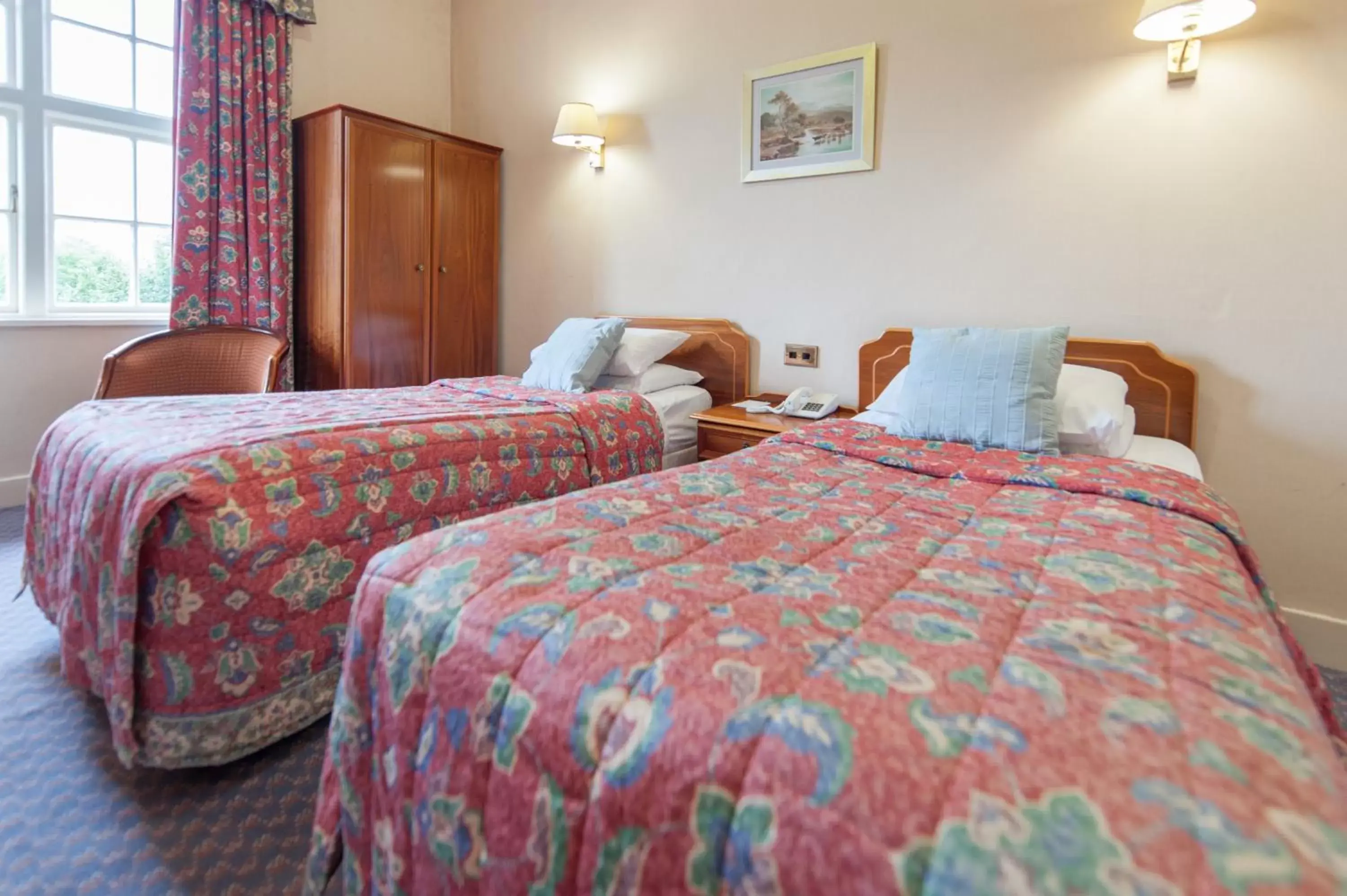 Photo of the whole room, Bed in Cumbria Grand Hotel