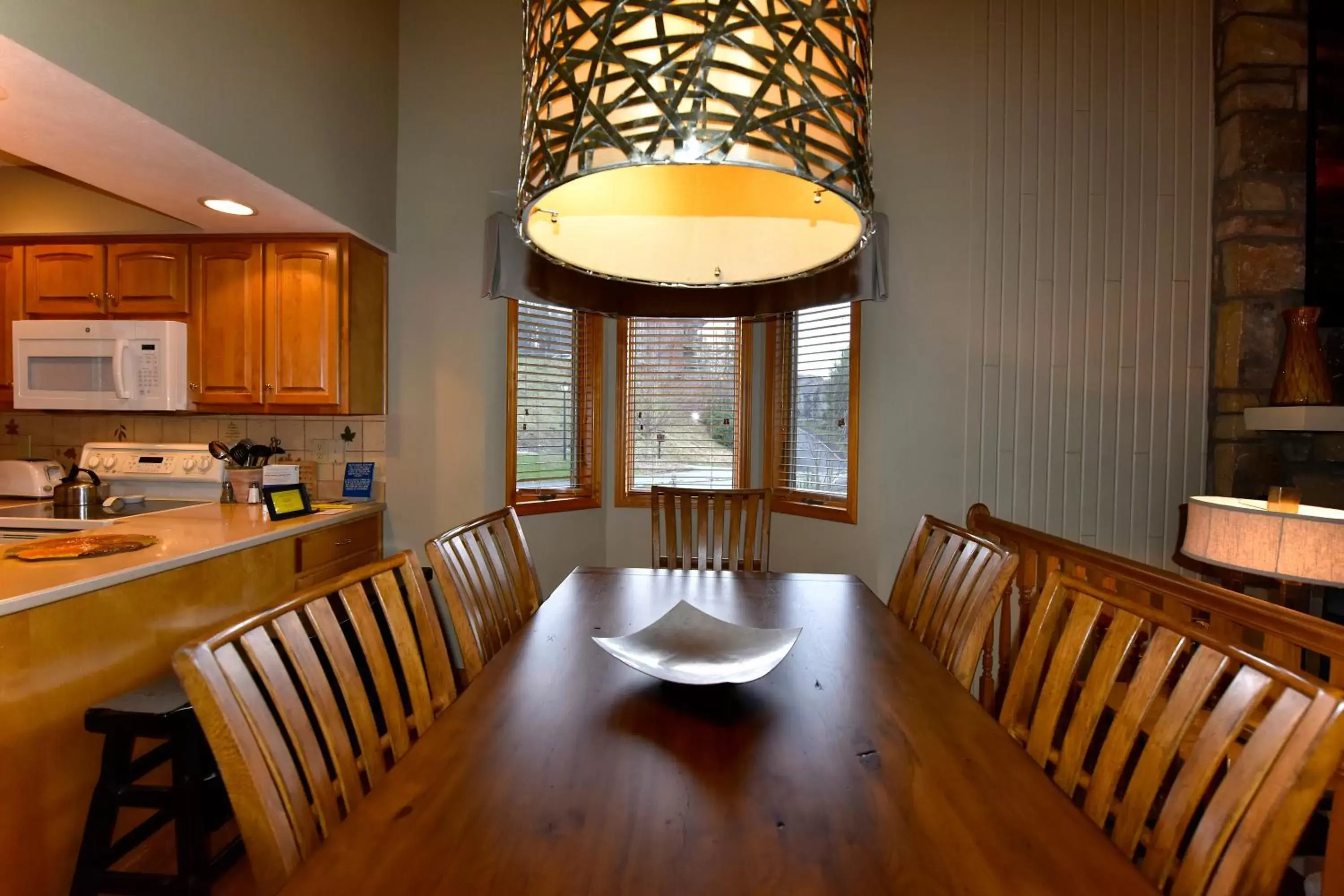 Kitchen or kitchenette, Dining Area in Chetola Resort Condominiums