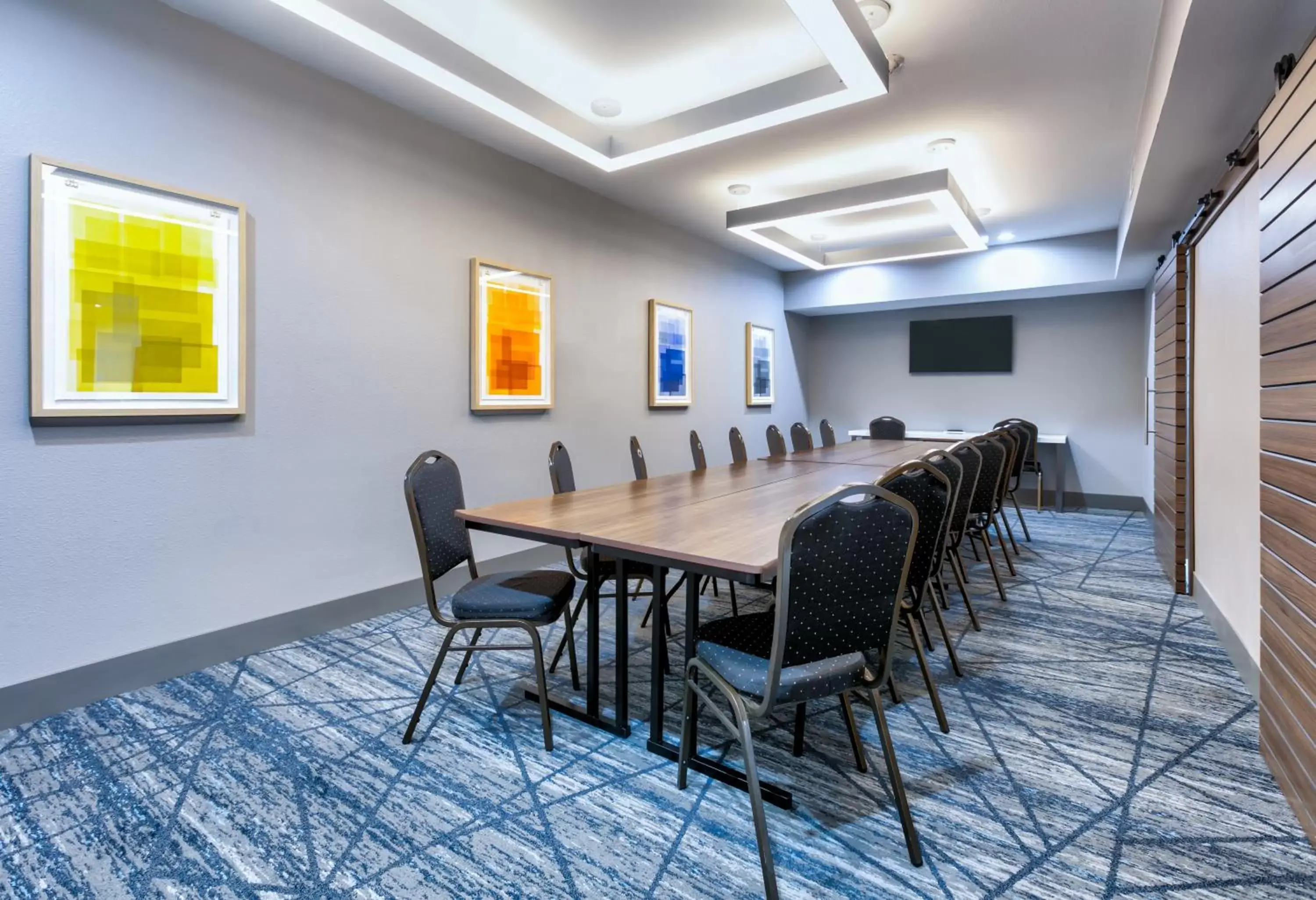 Meeting/conference room in Holiday Inn Express & Suites - Dallas Park Central Northeast, an IHG Hotel