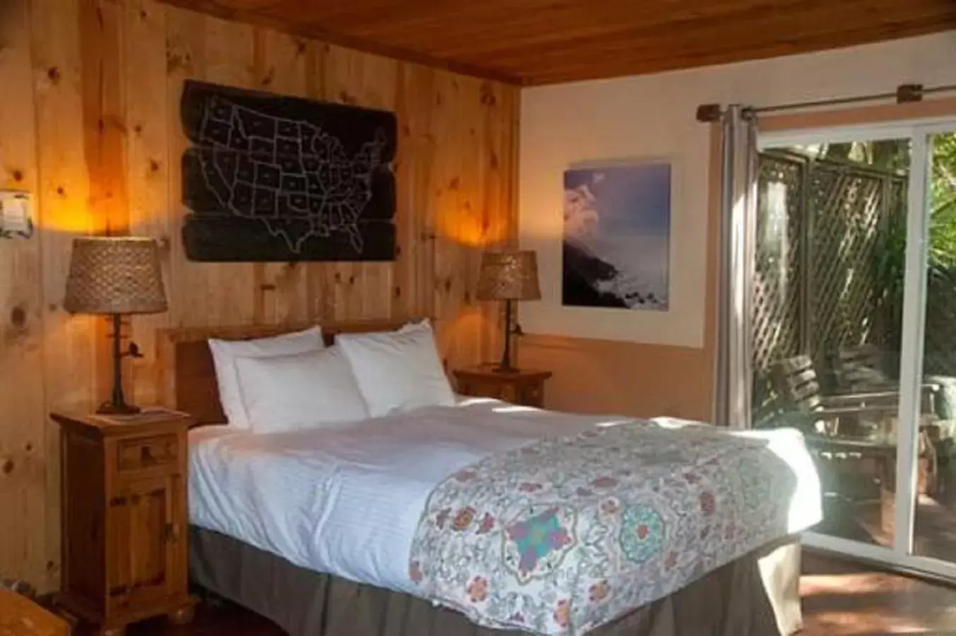 Bedroom, Bed in Fernwood Resort