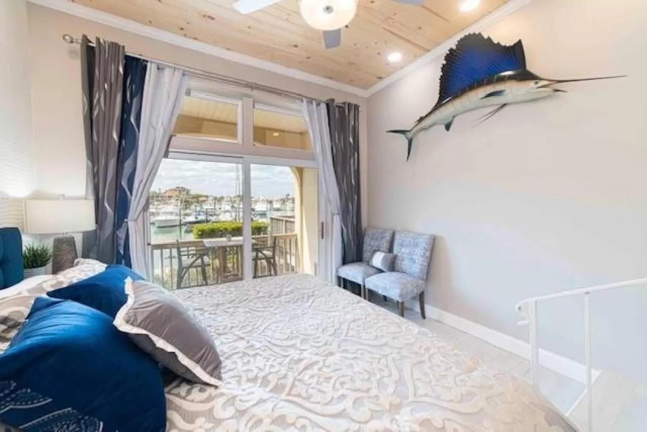 Bed in Inn at Camachee Harbor View 14