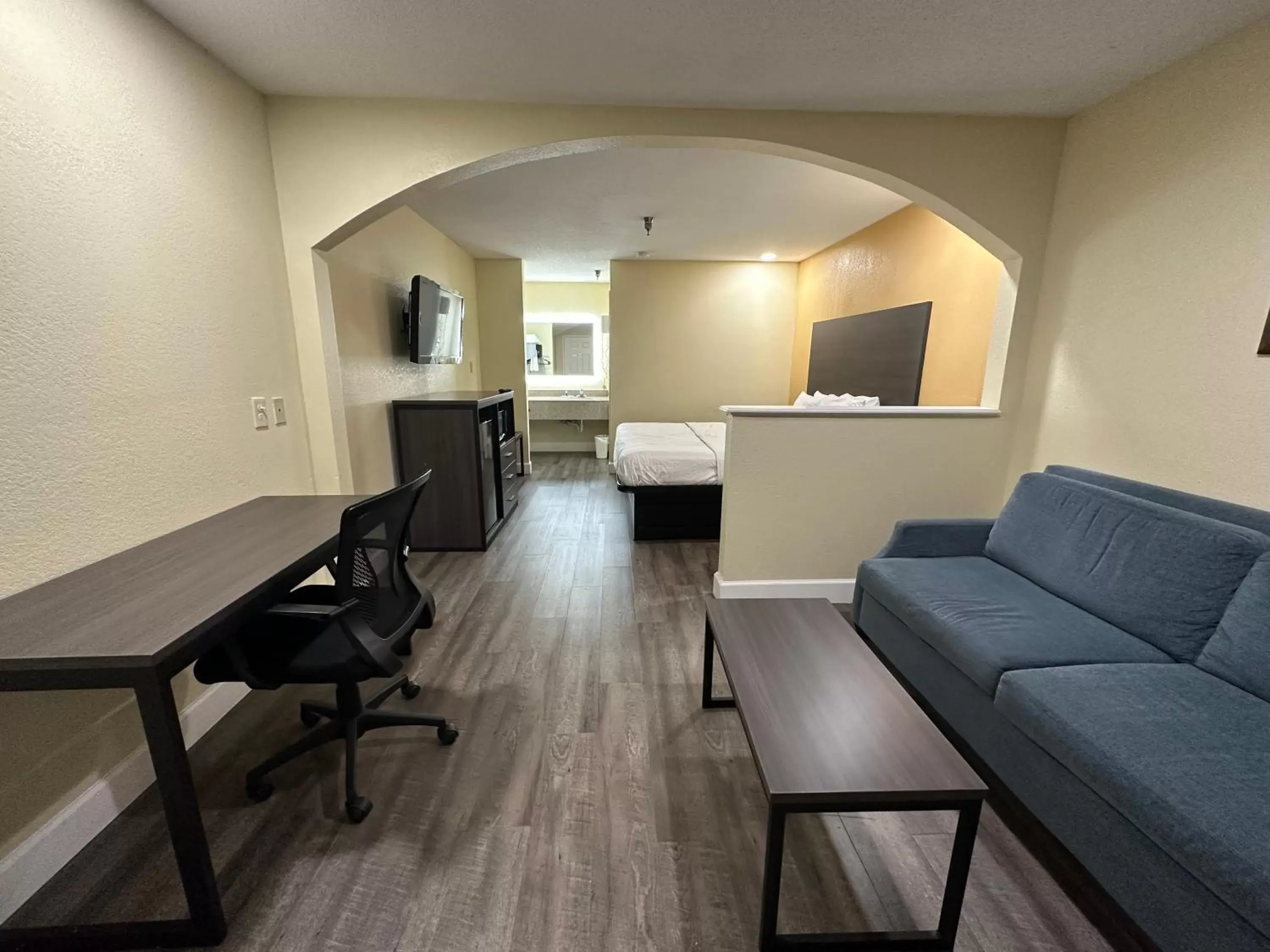 Seating Area in Rodeway Inn and Suites Hwy 290