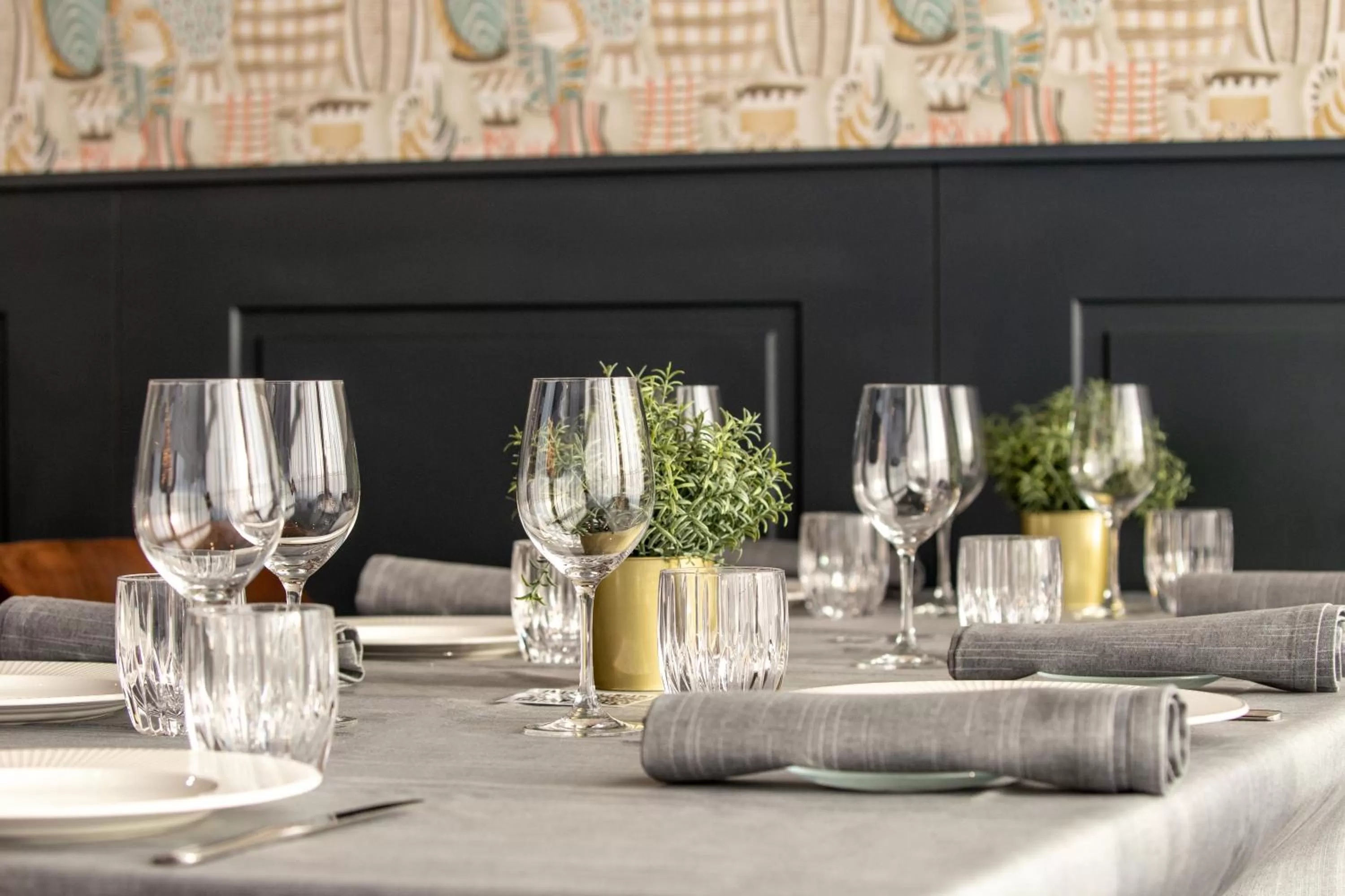 Restaurant/places to eat in HOTEL IBERUM