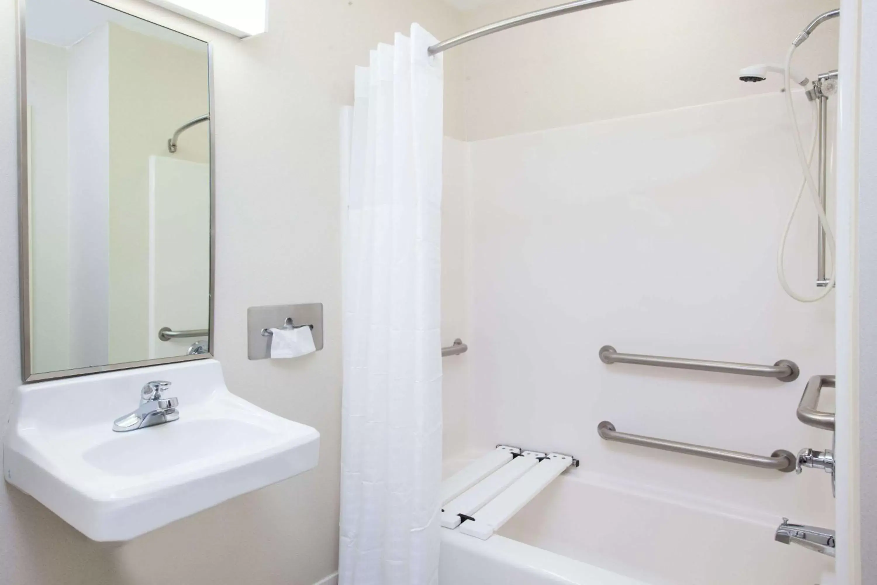 Bathroom in Days Inn by Wyndham Brewerton/ Syracuse near Oneida Lake