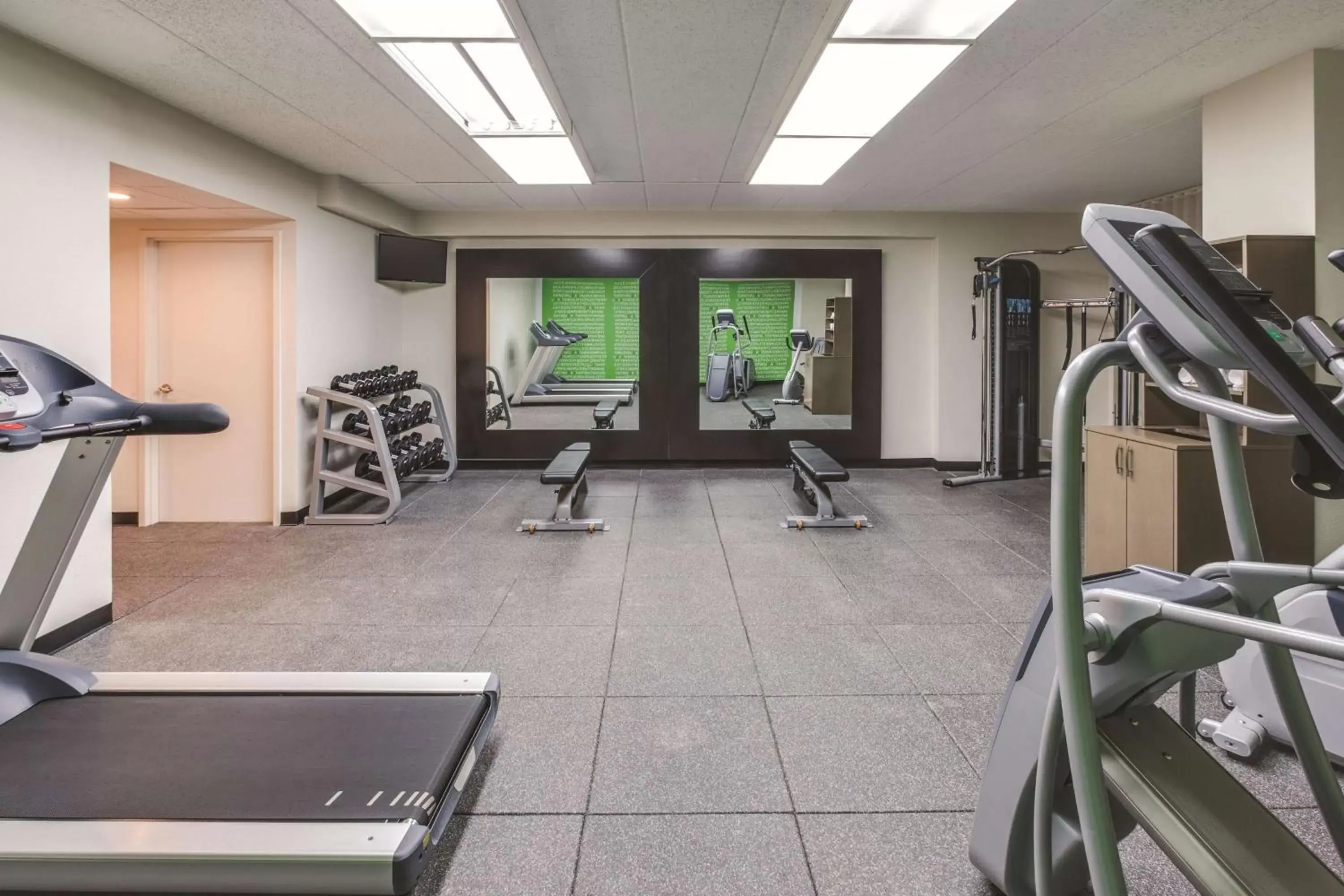 Fitness centre/facilities, Fitness Center/Facilities in La Quinta by Wyndham Philadelphia Airport