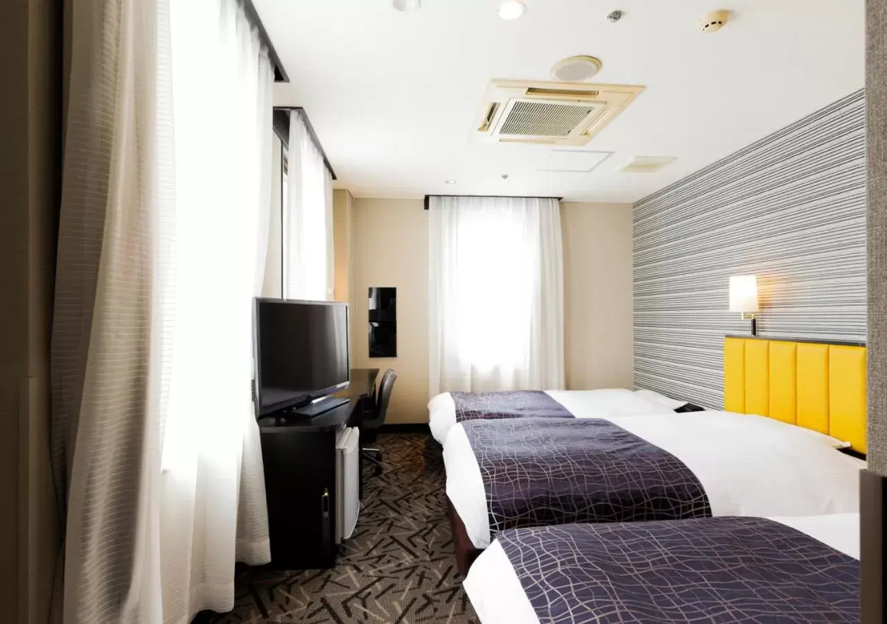 Photo of the whole room, Bed in APA Hotel Fukuoka Yukuhashi Ekimae