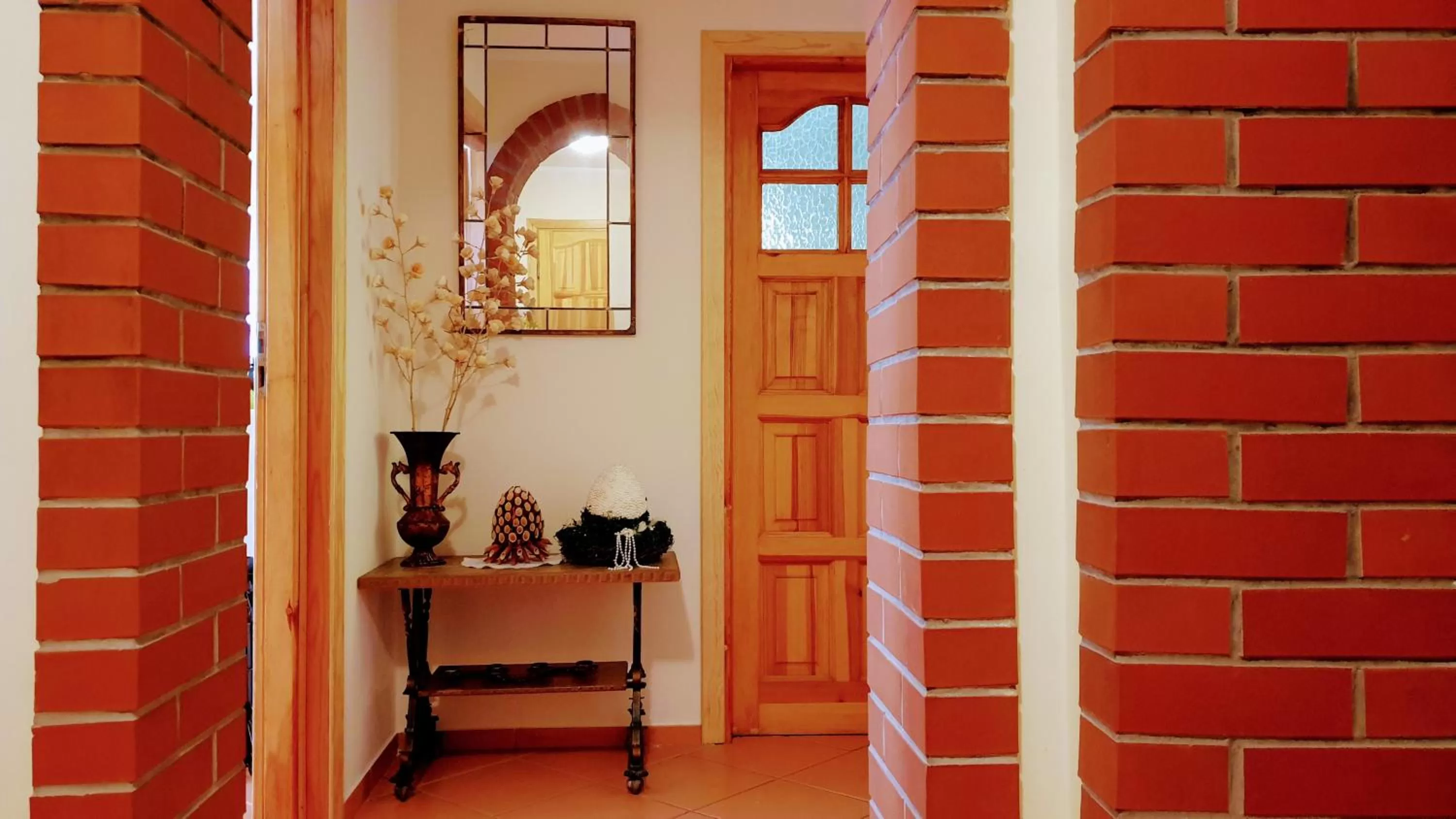 Decorative detail in Willa Joka