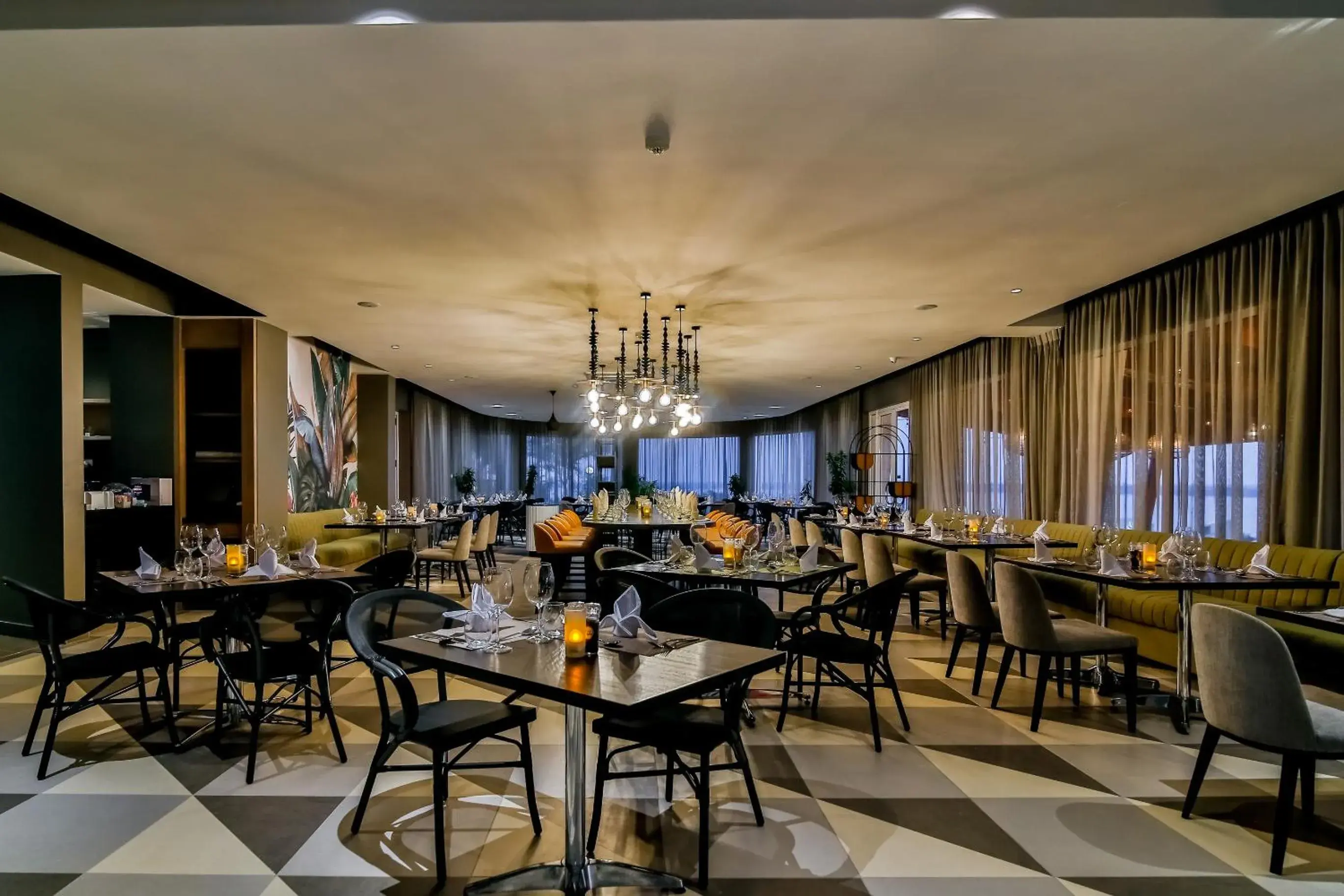 Restaurant/Places to Eat in Hotel Cardoso