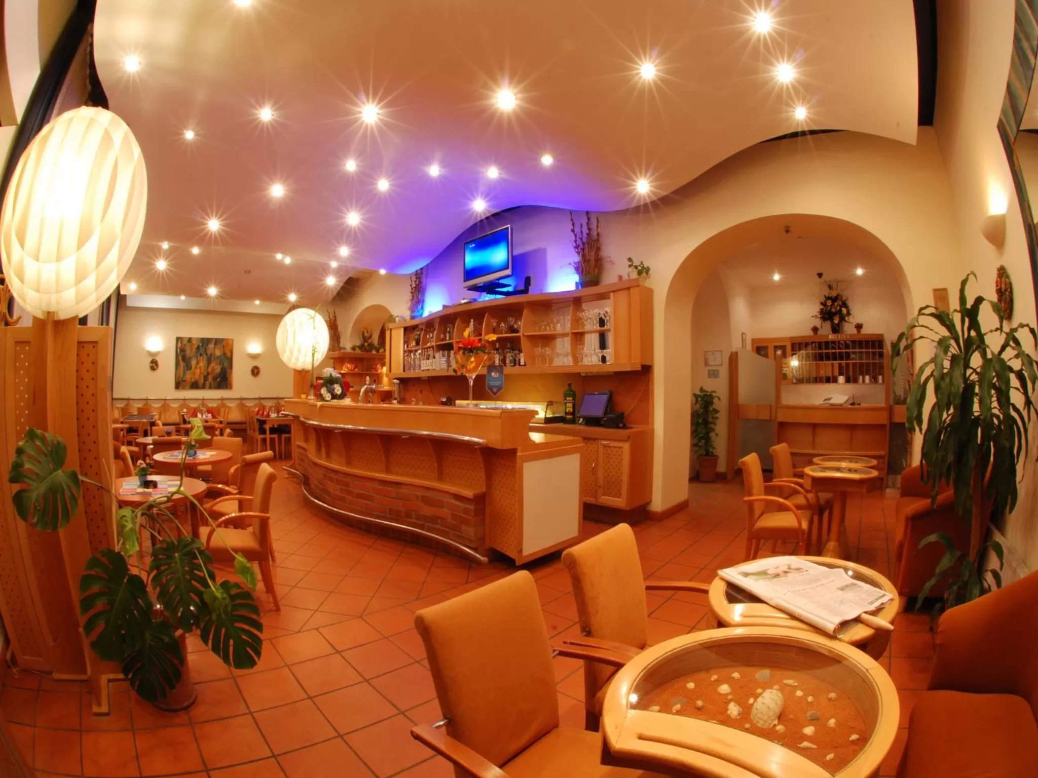 Restaurant/places to eat in EA Hotel Tosca