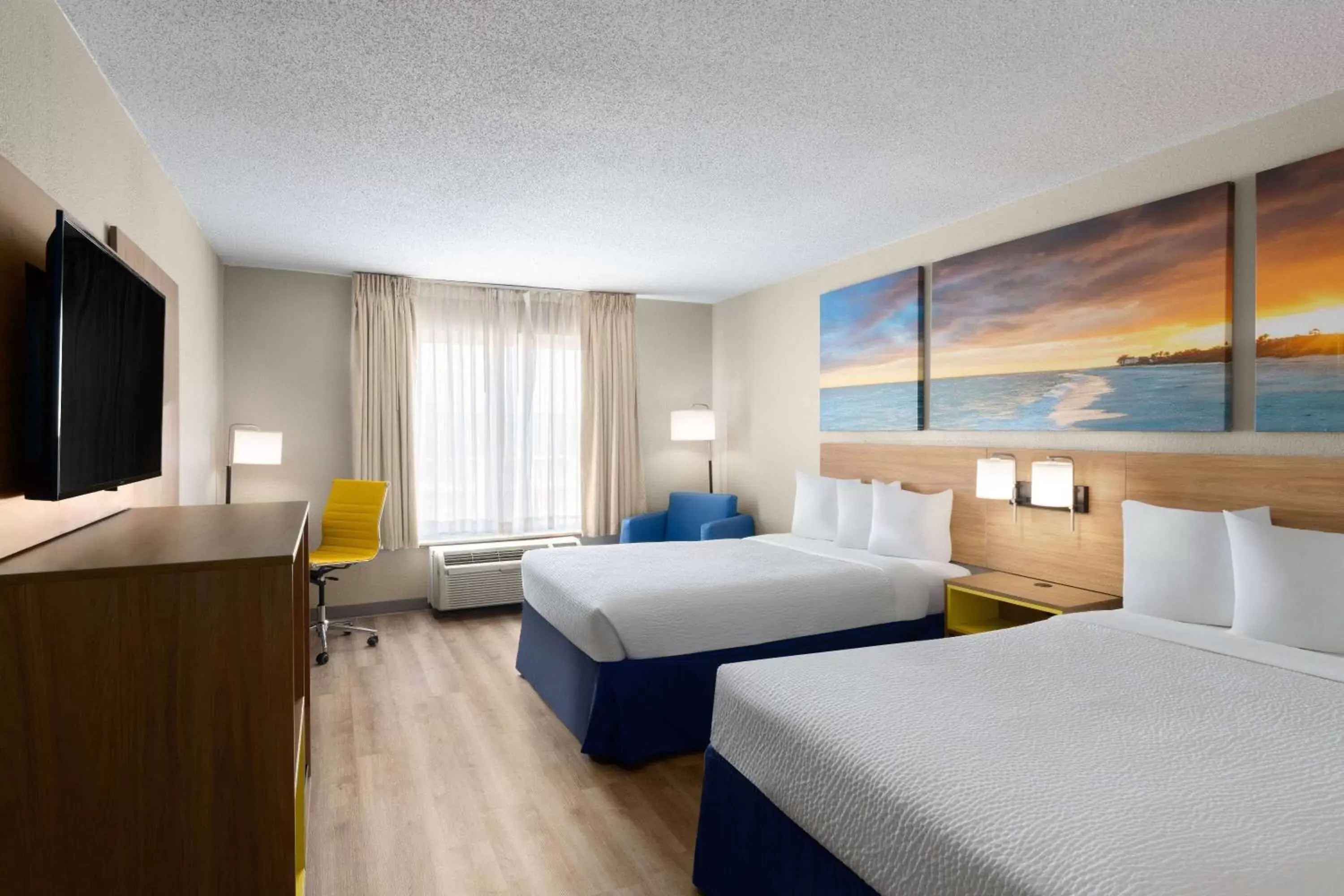 Deluxe Double Room with Two Double Beds - Non-Smoking in Days Inn by Wyndham Florence Near Civic Center Deluxe Double Room with Two Double Beds - Non-Smoking in Days Inn by Wyndham Florence Near Civic Center