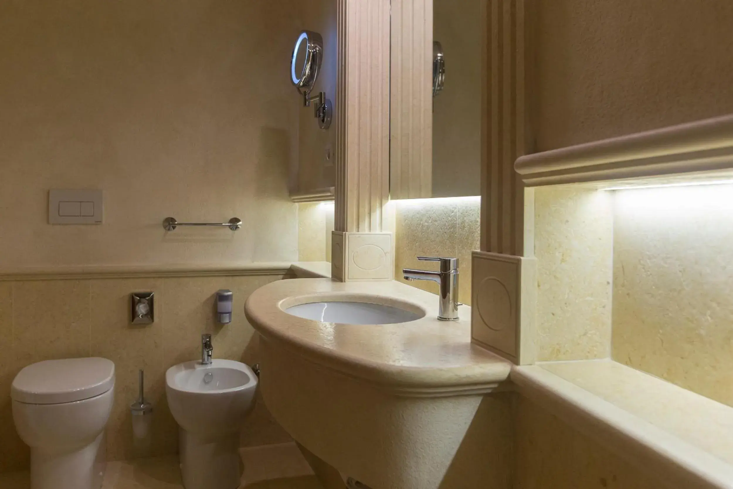 Toilet, Bathroom in Fortino Napoleonico