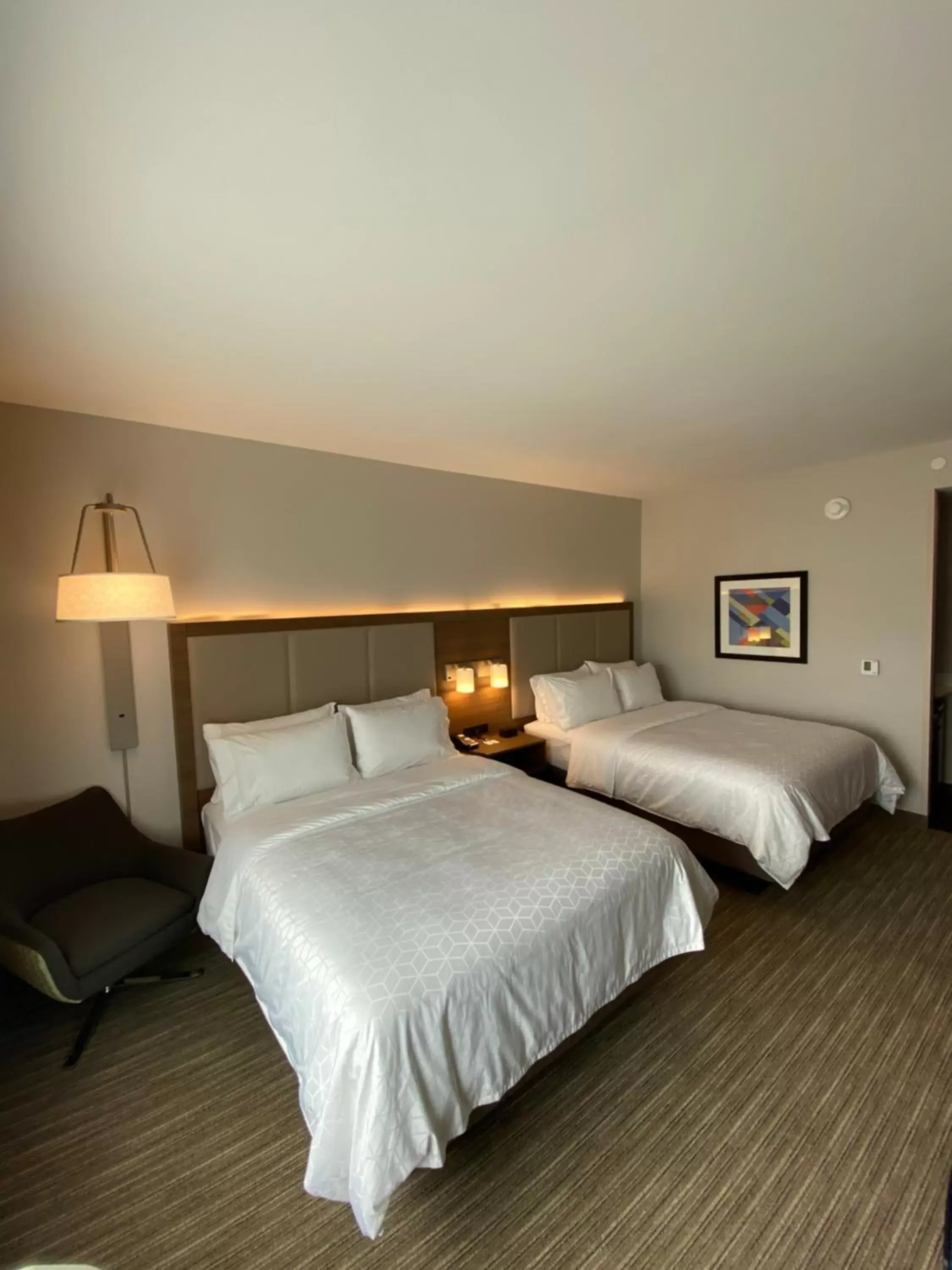 Bed in Holiday Inn Express & Suites - The Dalles, an IHG Hotel
