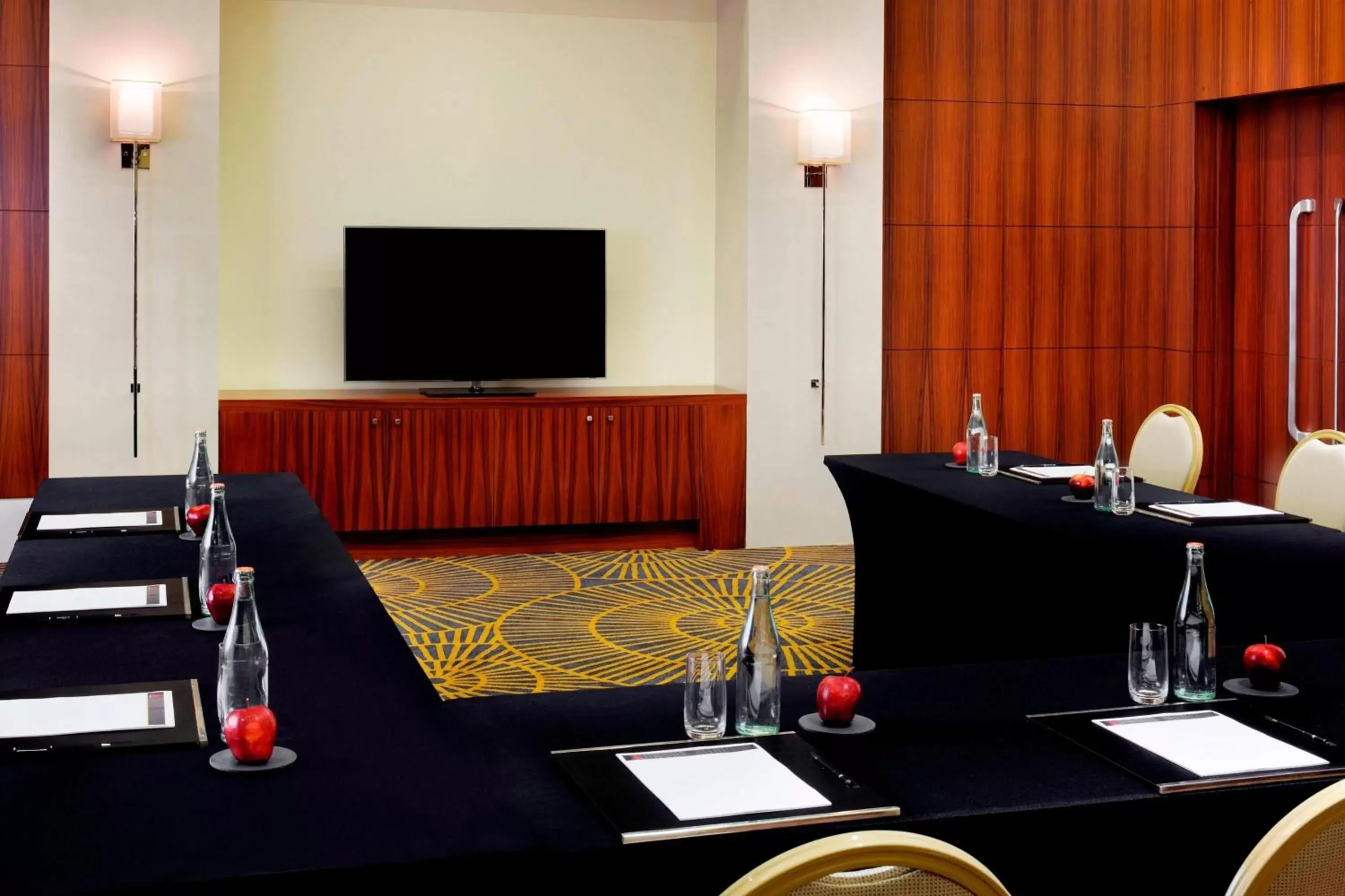Meeting/conference room, TV/Entertainment Center in Marriott Hotel, Al Jaddaf, Dubai