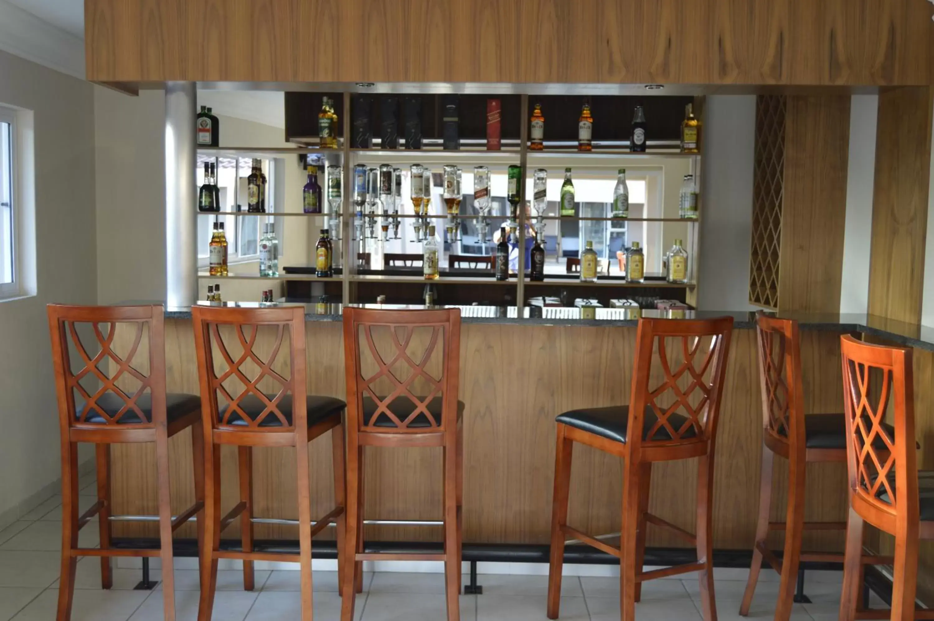Alcoholic drinks, Lounge/Bar in Lakeview Boutique Hotel & Conference Center