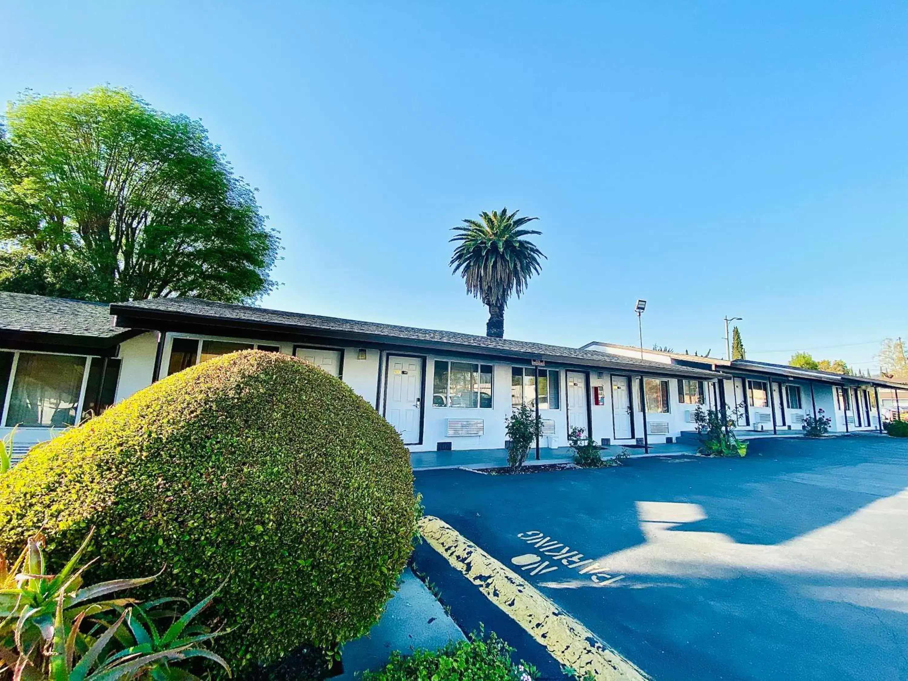 Property Building in Casa Blanca Inn & Suites Whittier