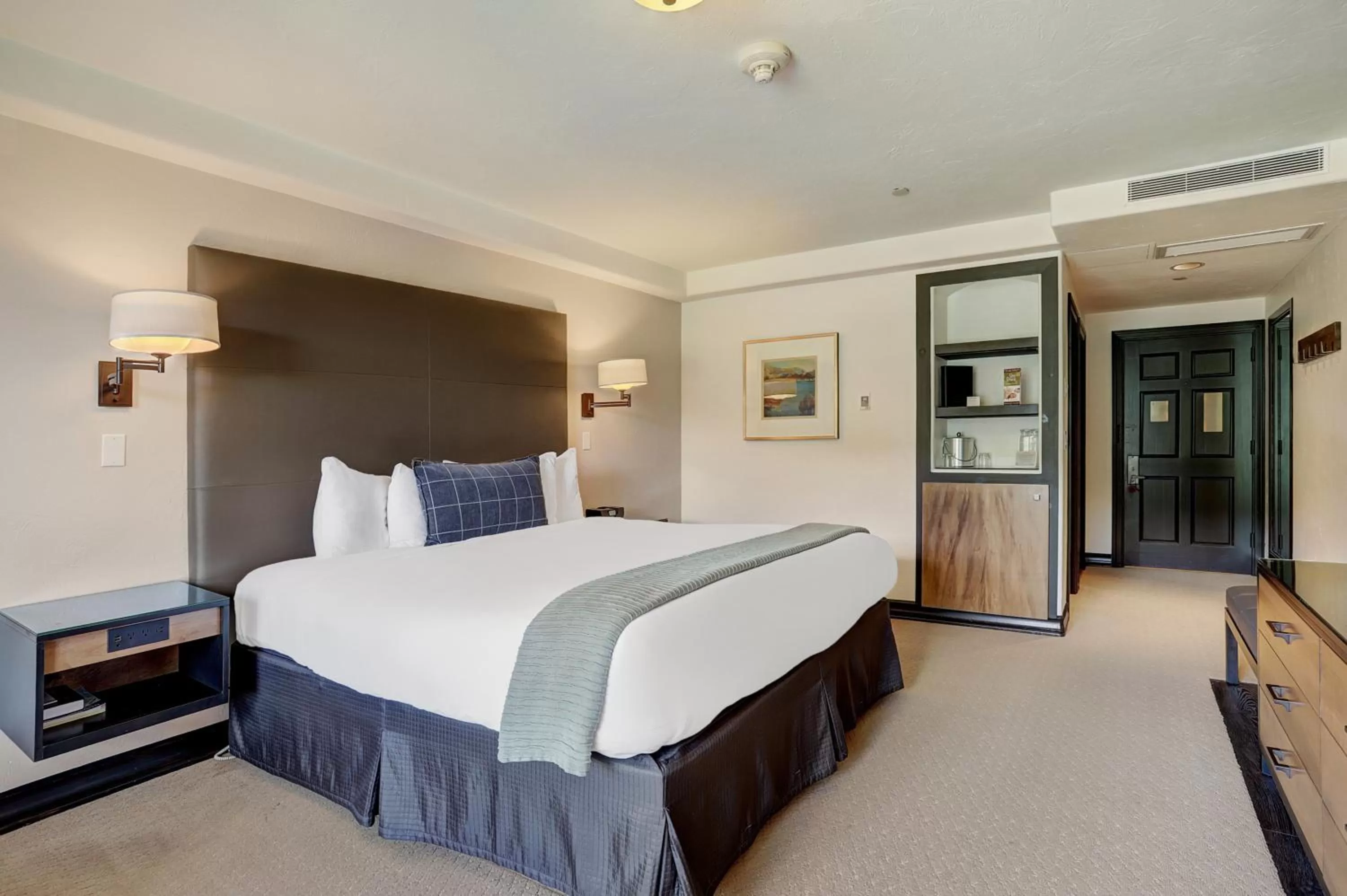 Bed in The Pines Lodge, a RockResort