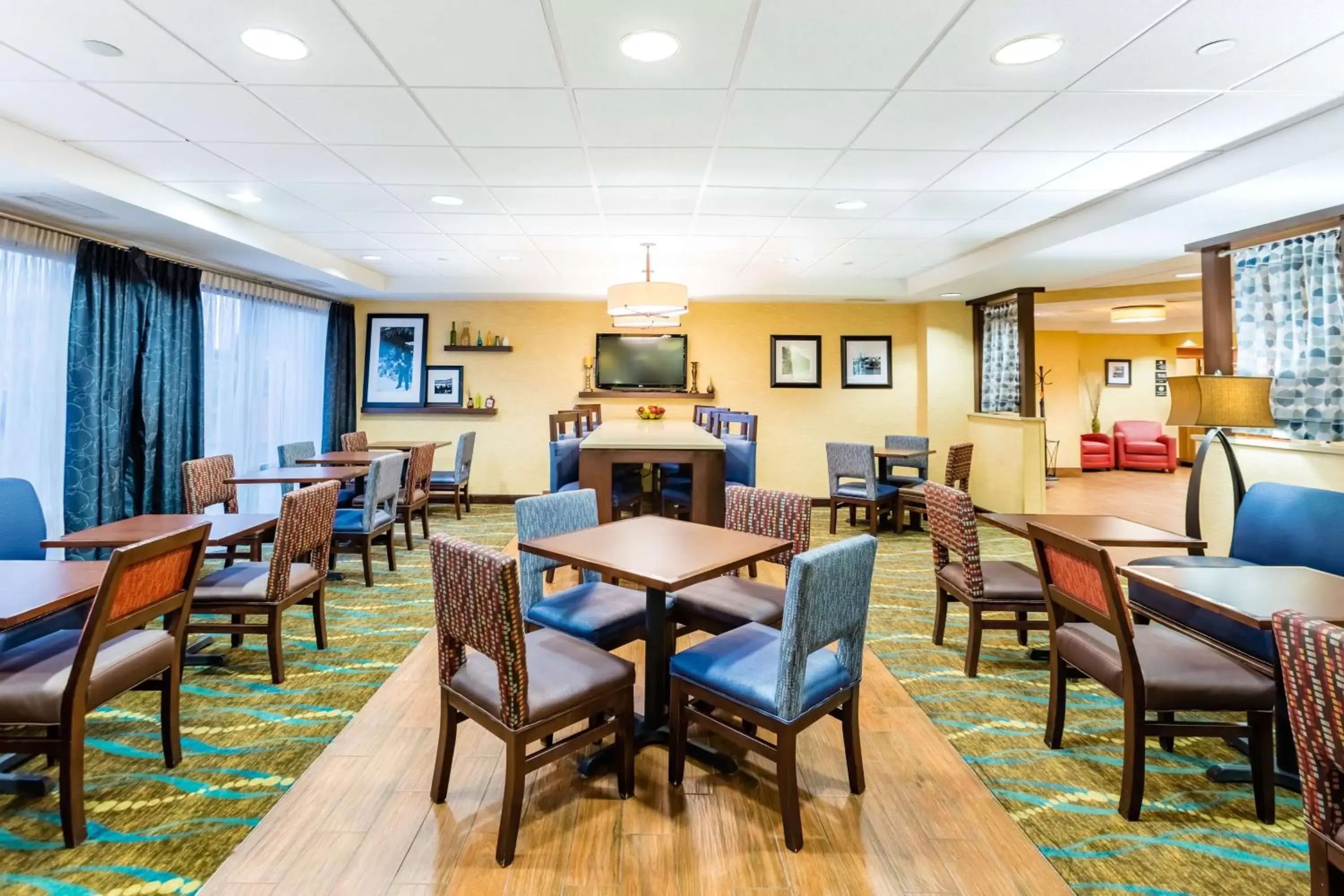 Breakfast in Hampton Inn St Charles St Peters Breakfast in Hampton Inn St Charles St Peters