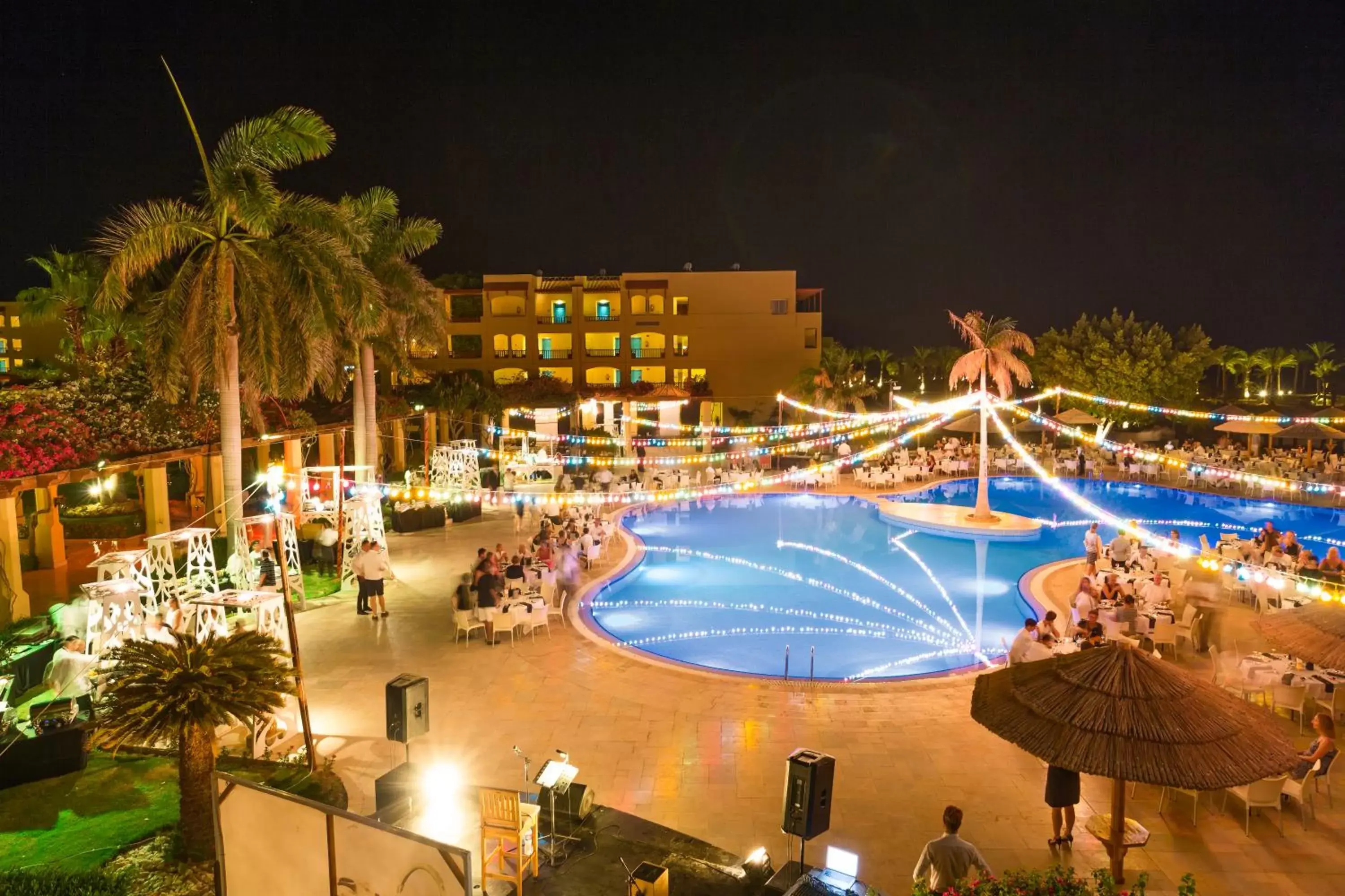 Food and drinks, Pool View in Robinson Soma Bay