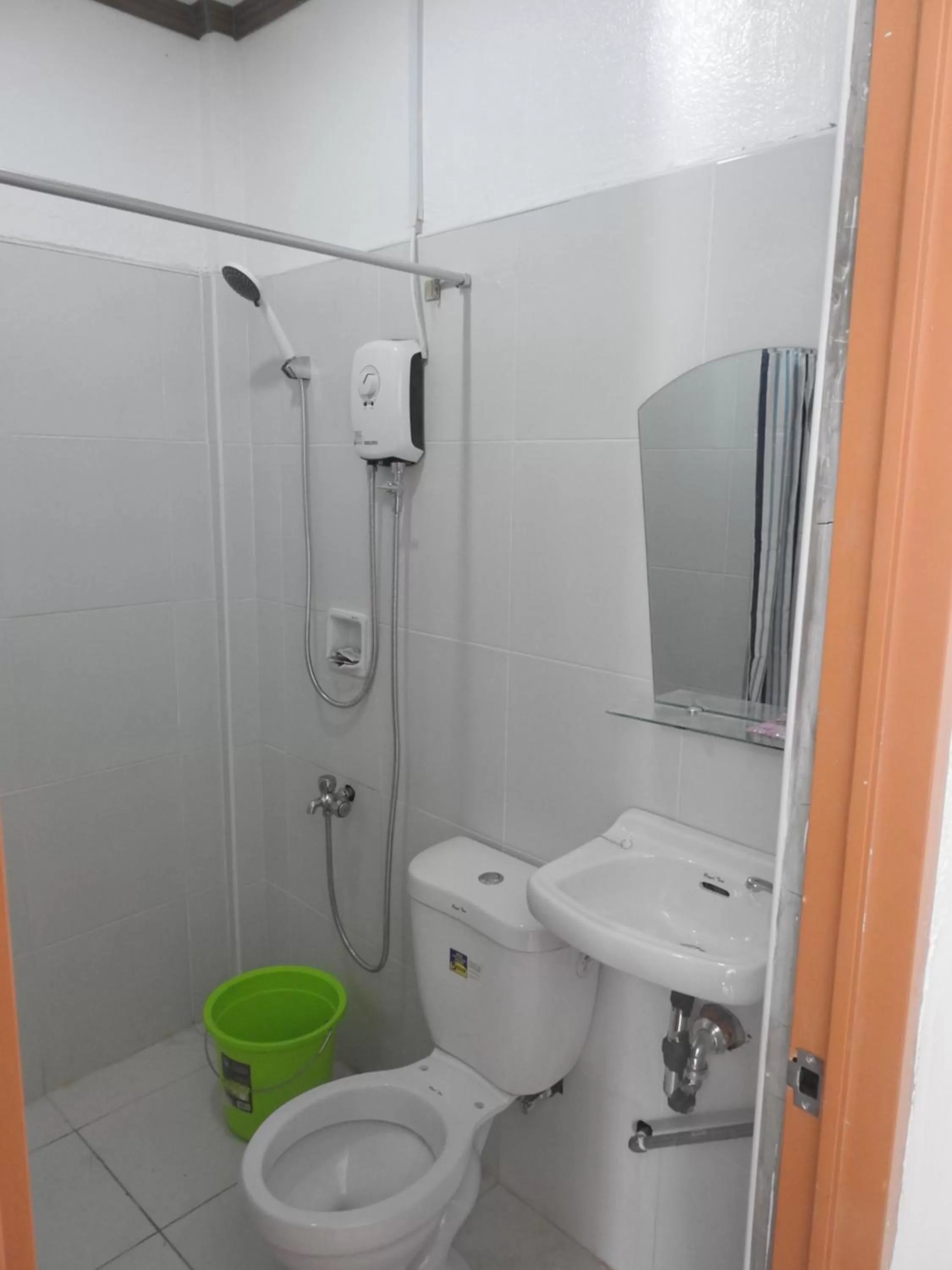 Bathroom in Pacifico Seaside Lodge