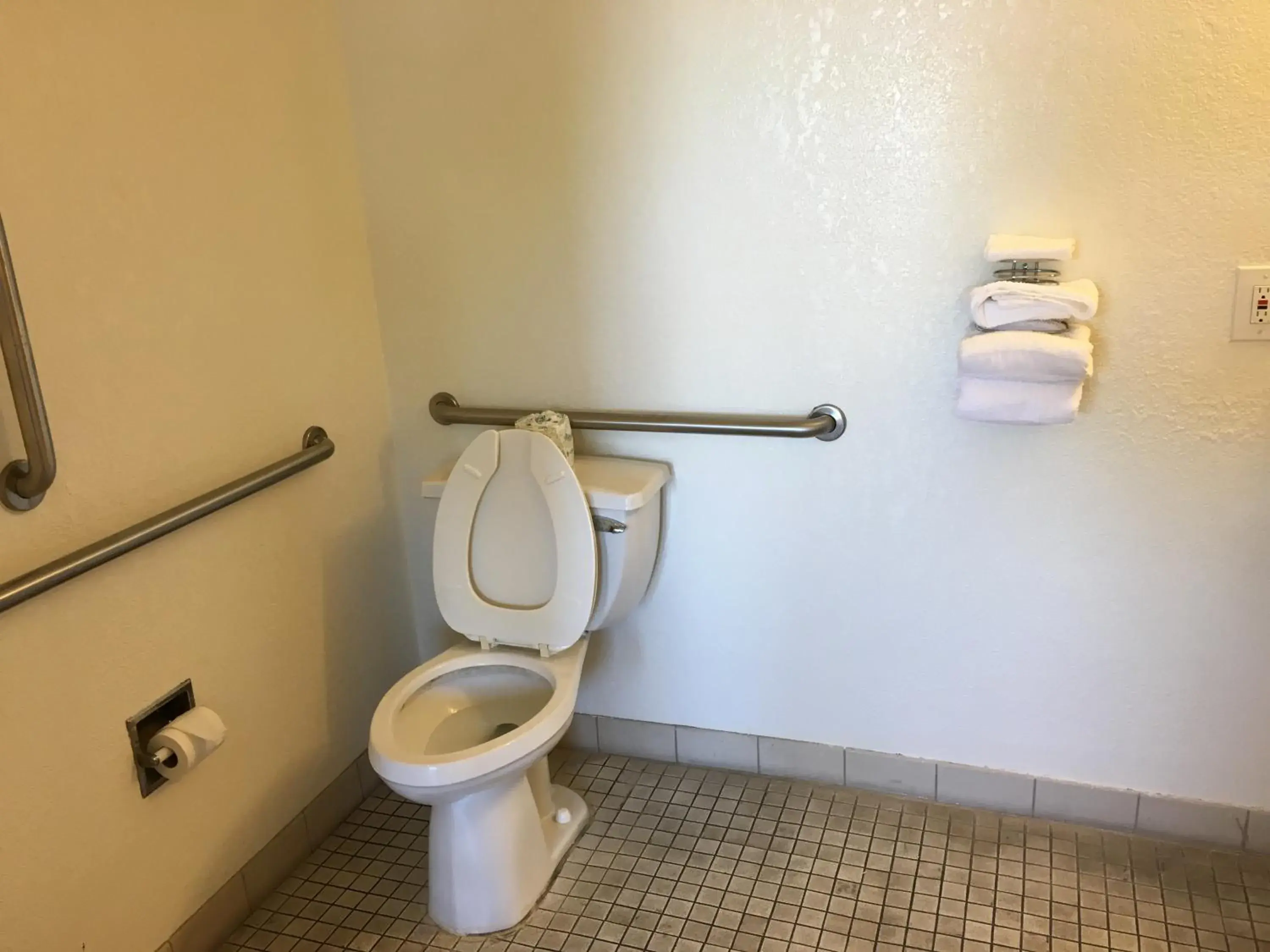 Bathroom in Motel 6-Lakeland, FL