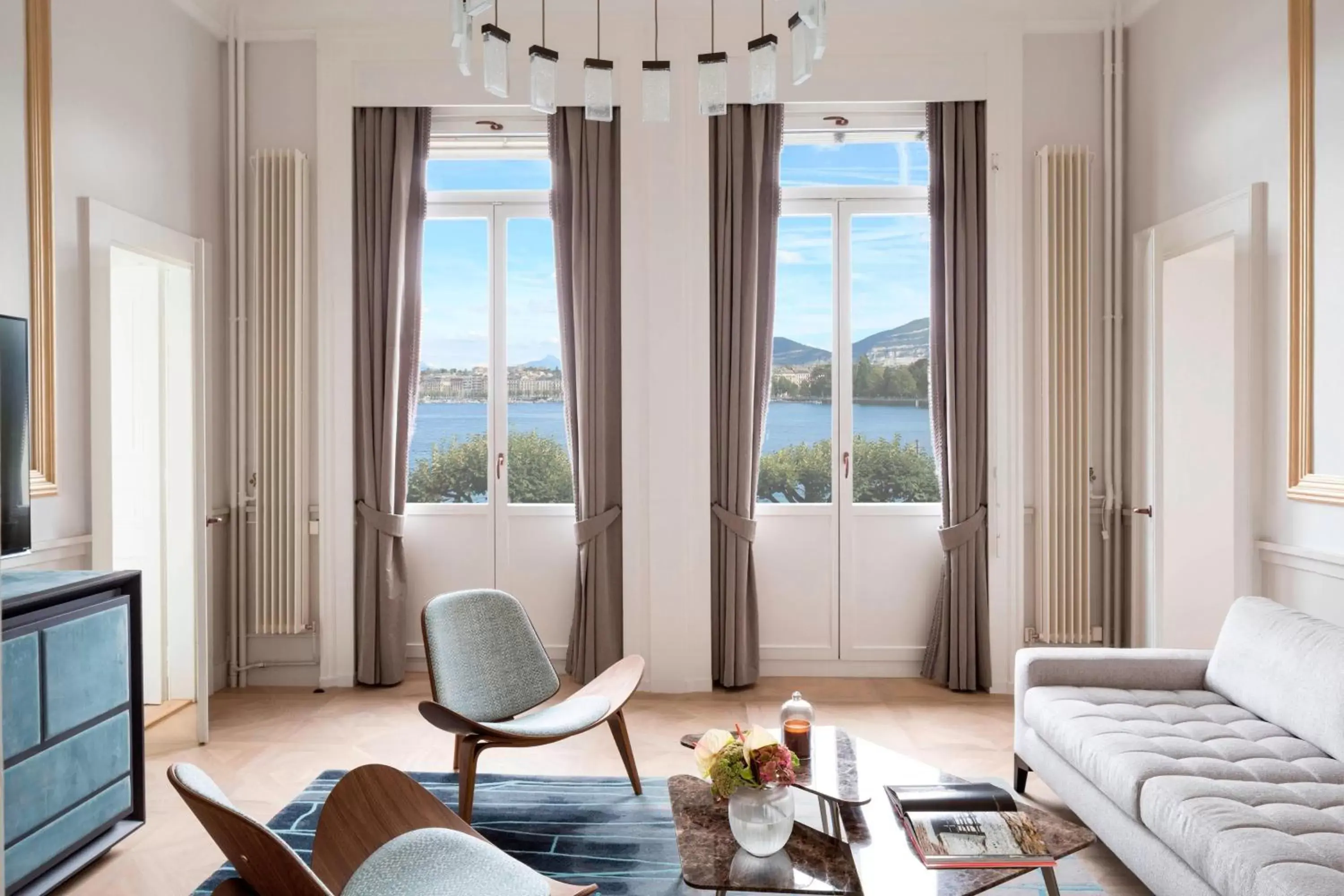Living room, Seating Area in The Ritz-Carlton Hotel de la Paix, Geneva