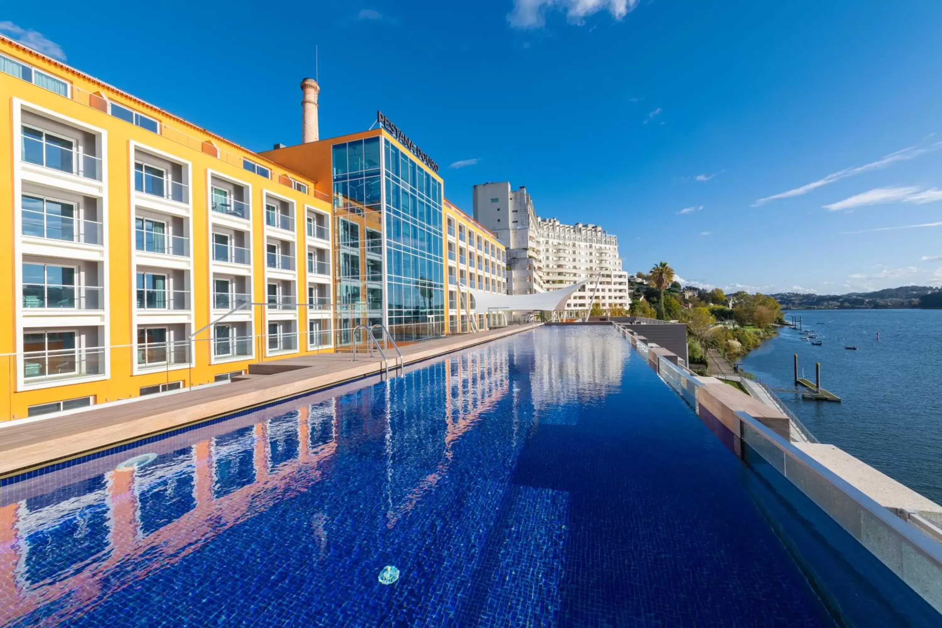 Property building, Swimming Pool in Pestana Douro Riverside