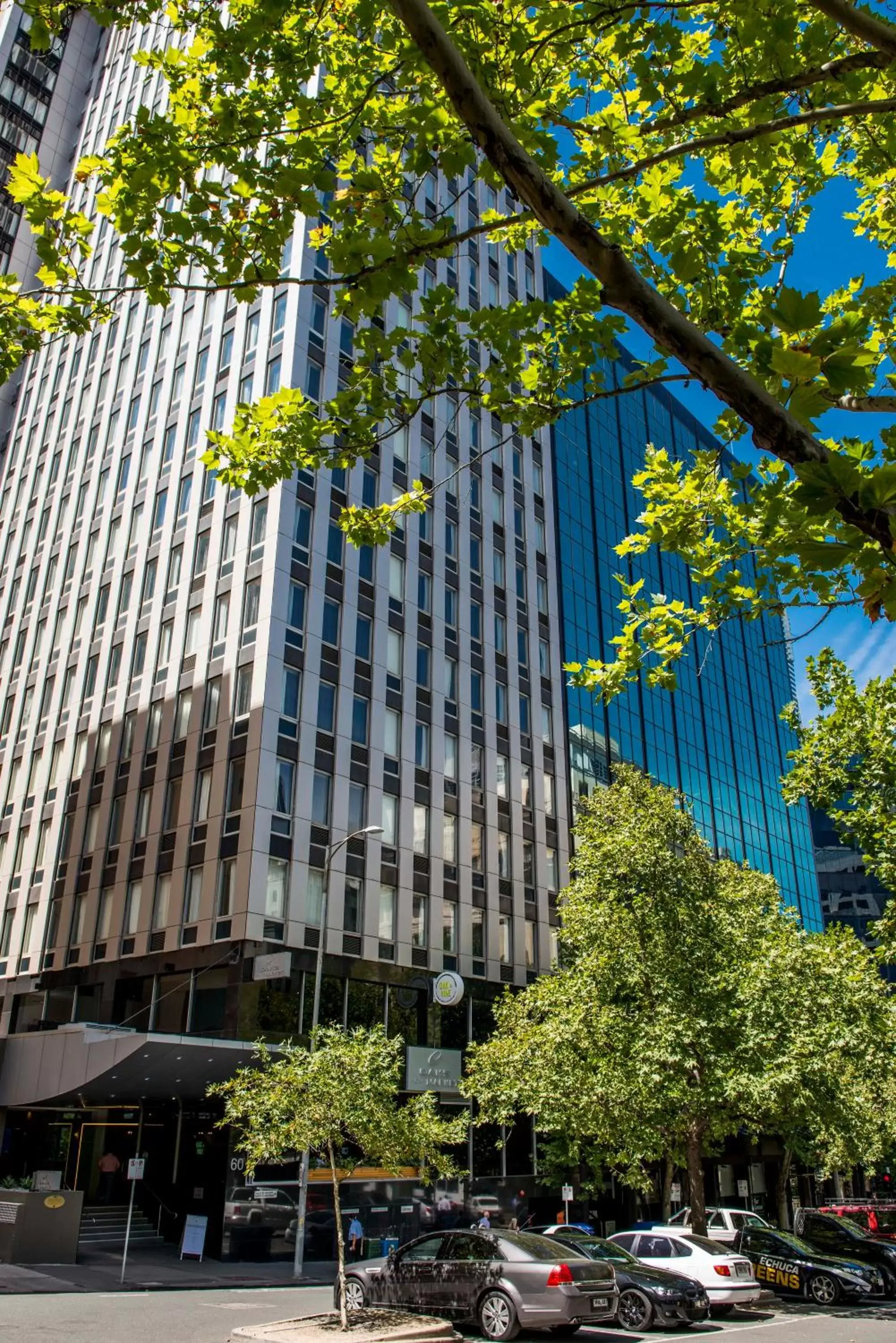 Facade/entrance, Property Building in Oaks Melbourne on Market Hotel