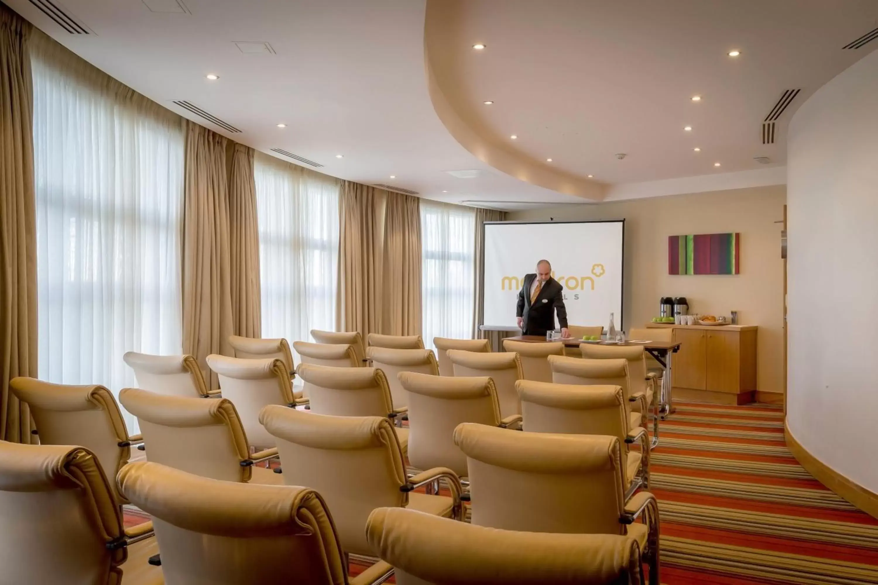 Meeting/conference room in Maldron Hotel & Leisure Centre Limerick