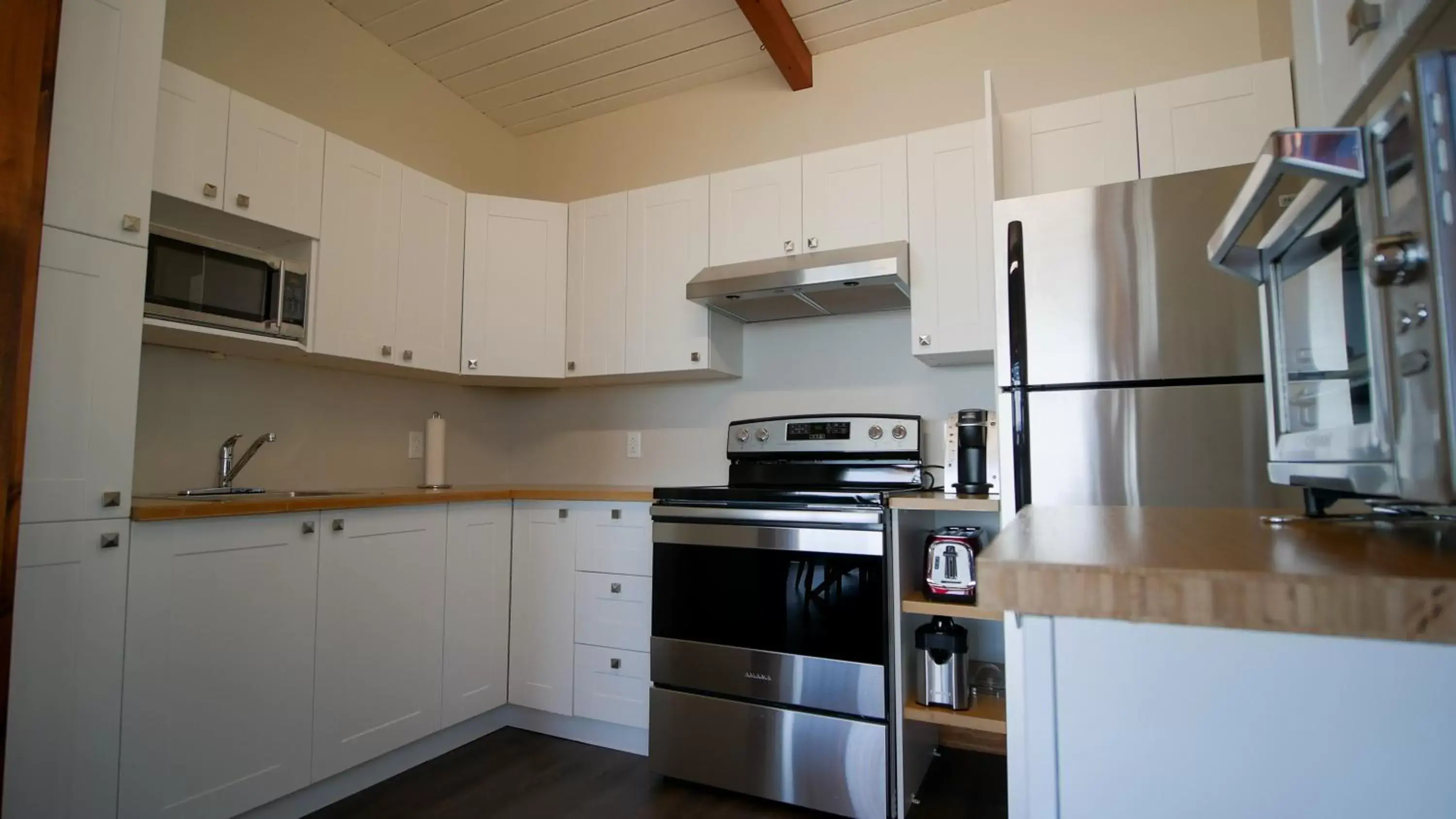 Kitchen/Kitchenette in Hostellerie Baie Bleue