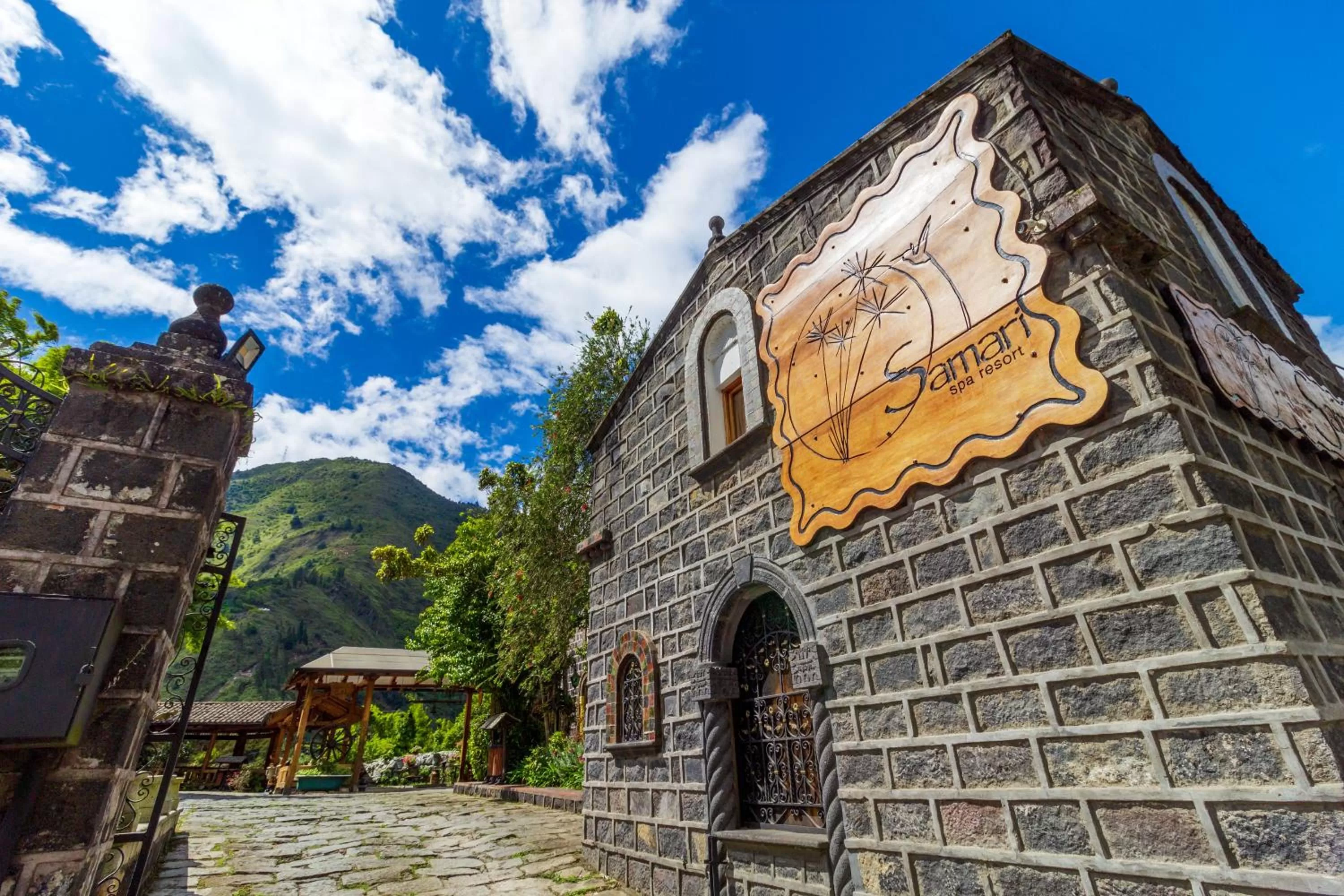 Facade/entrance in Samari Spa Resort