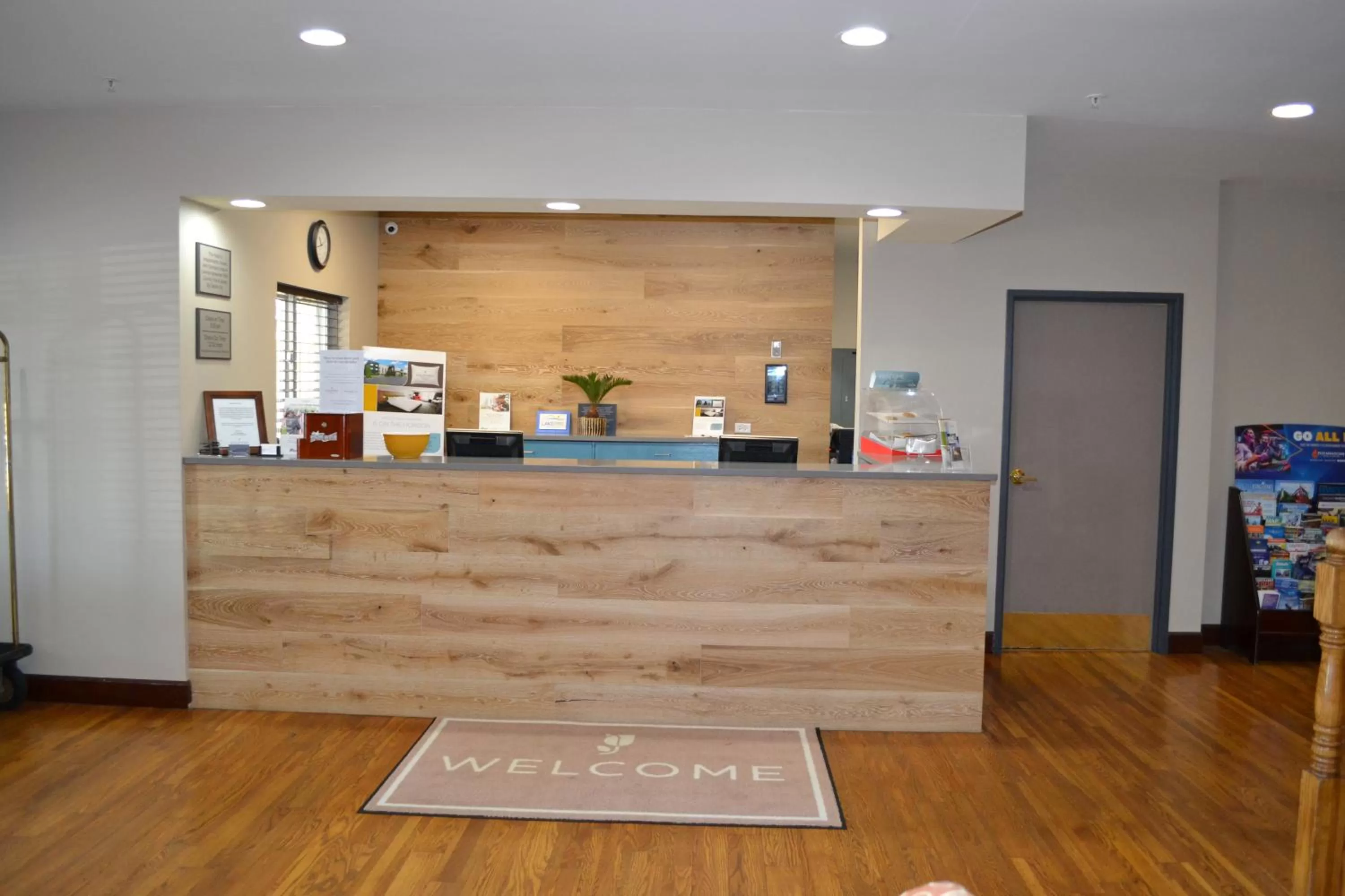 Country Inn & Suites by Radisson, Gurnee, IL