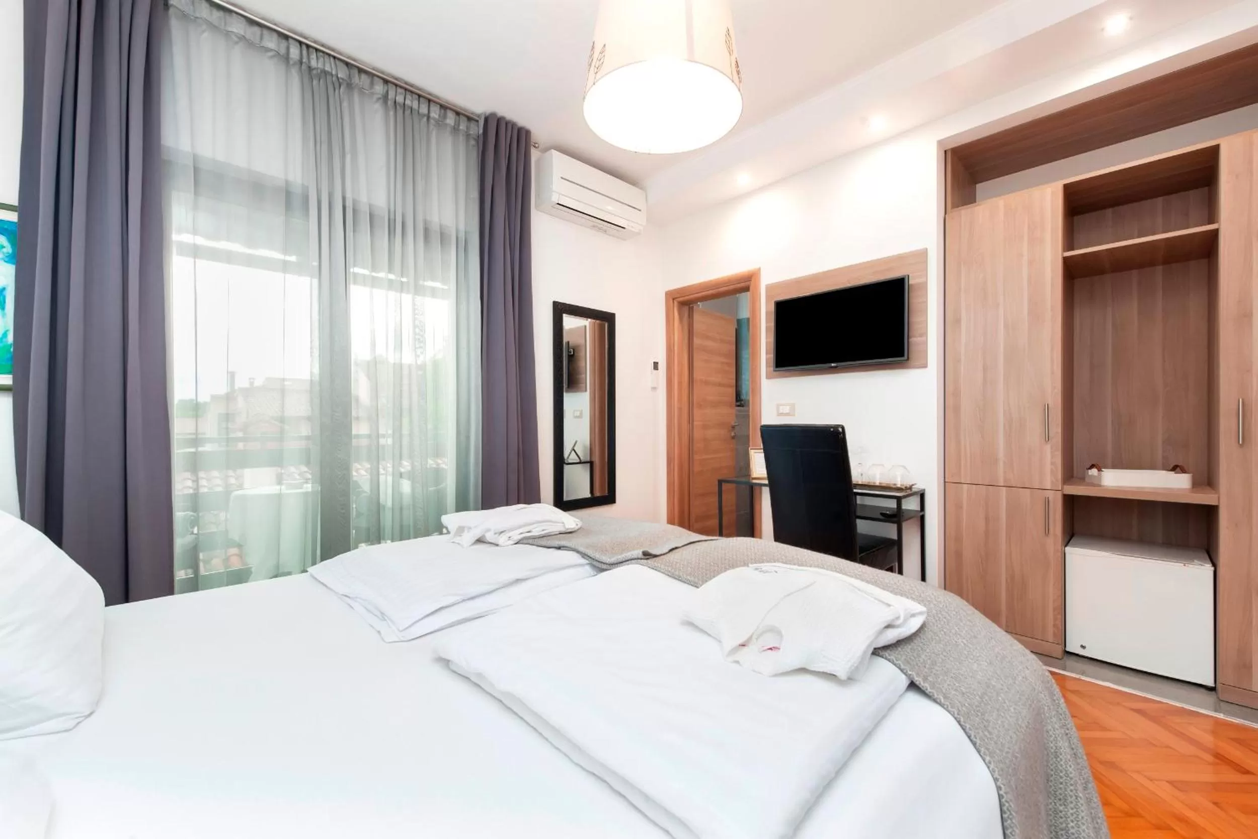 Bed in Villa B&B Marina & Parking Free