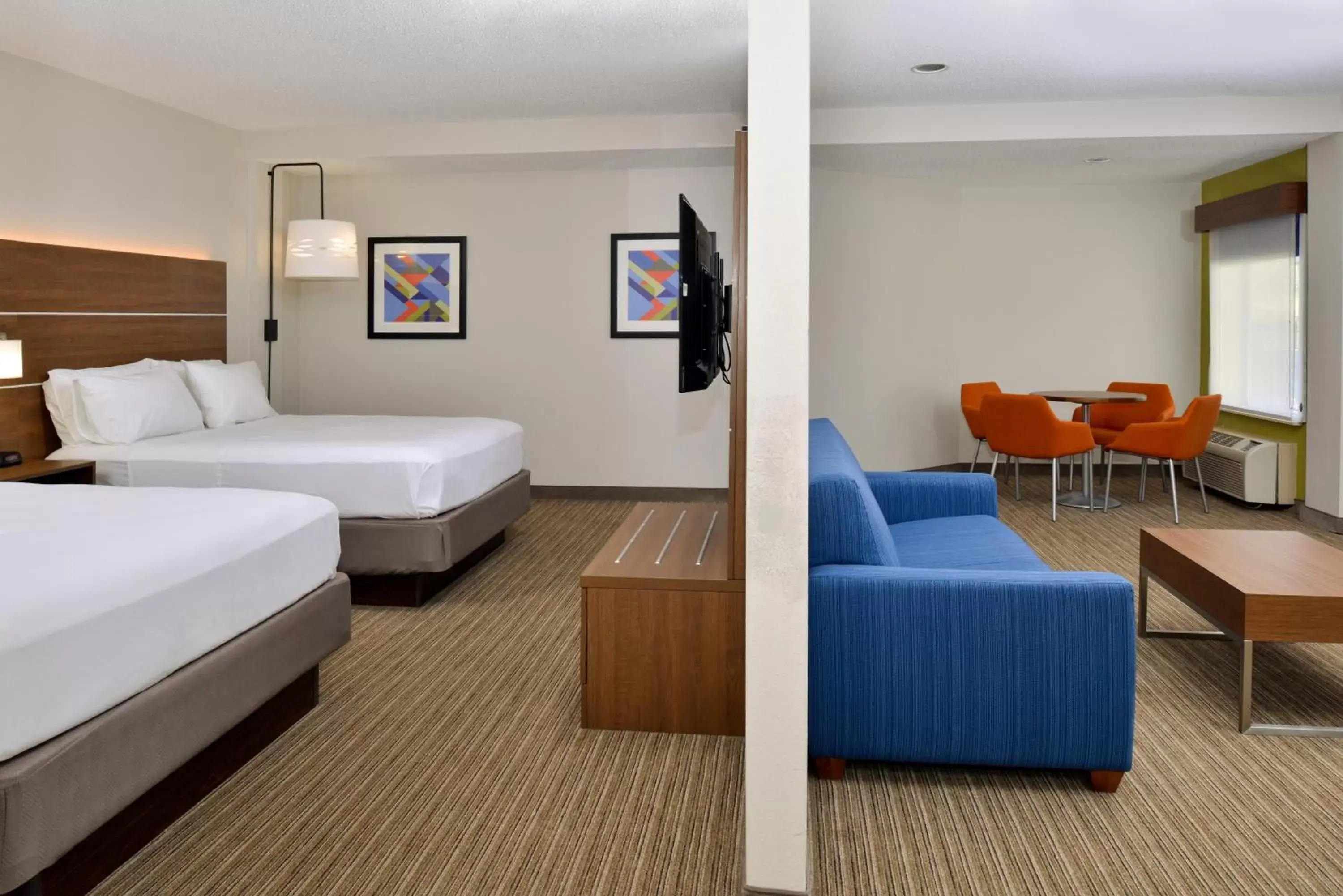 TV and multimedia in Holiday Inn Express Blowing Rock South, an IHG Hotel