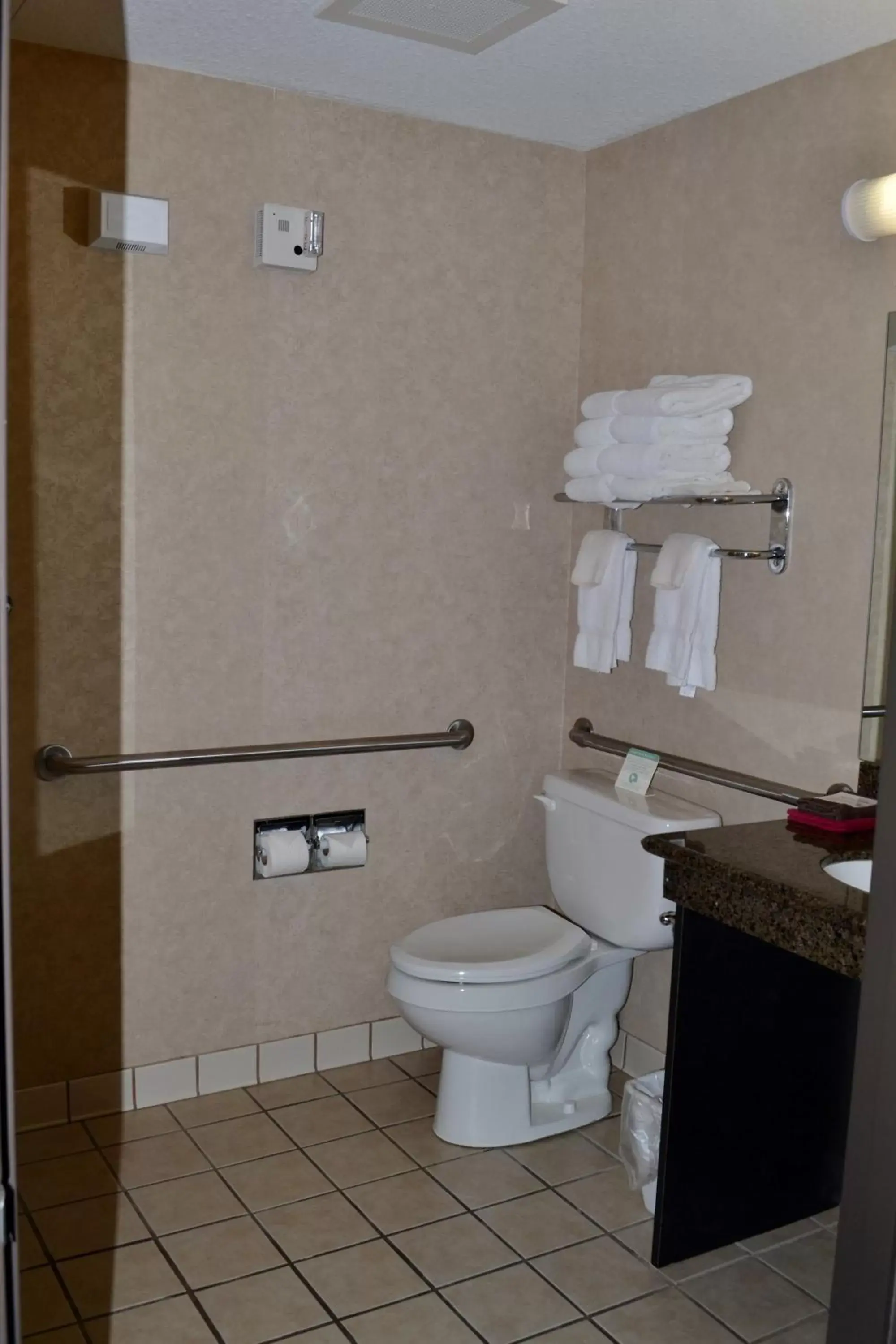 Bathroom in Paola Inn and Suites