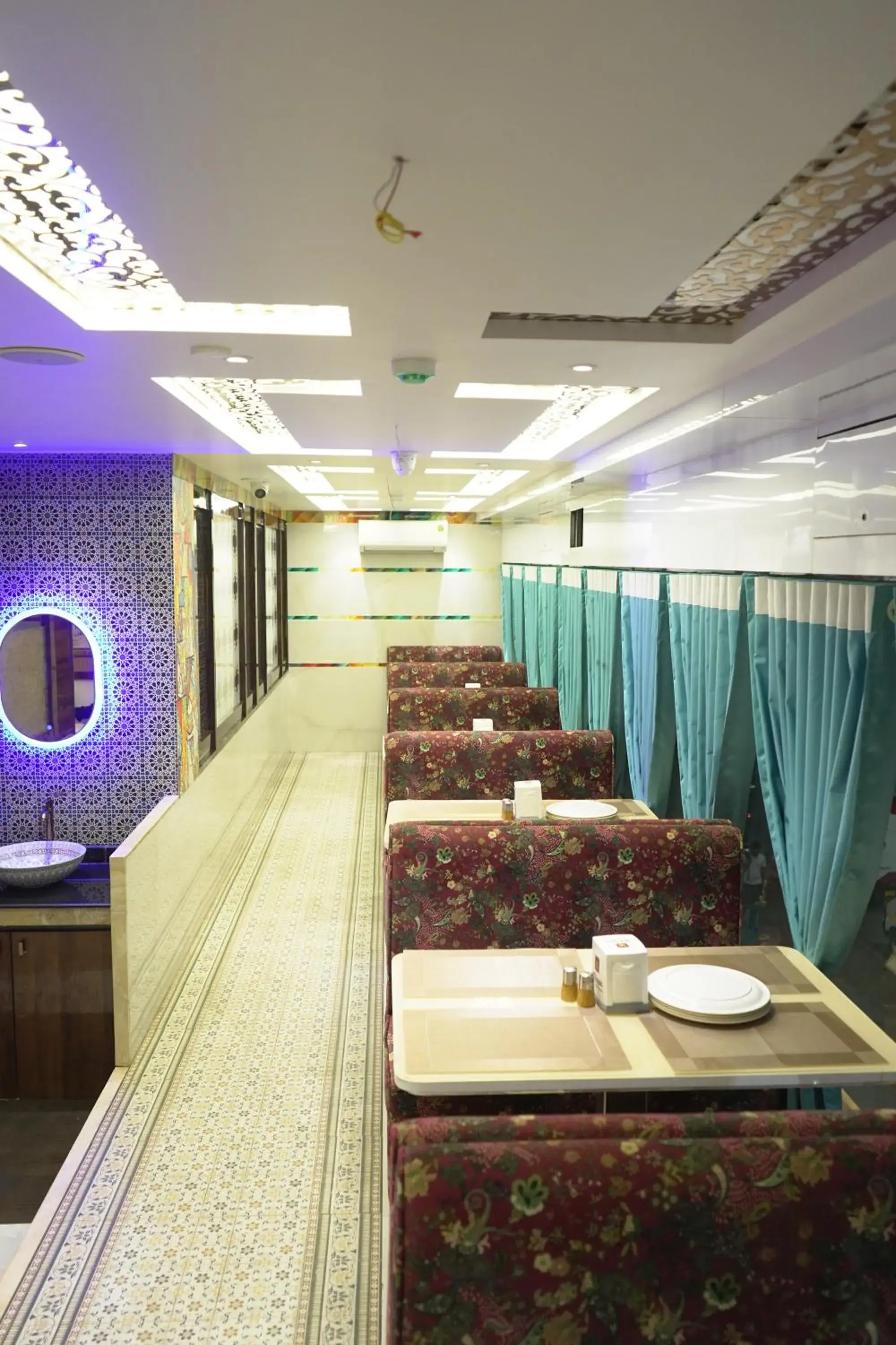 Restaurant/places to eat in Hotel City View Restaurant/places to eat in Hotel City View