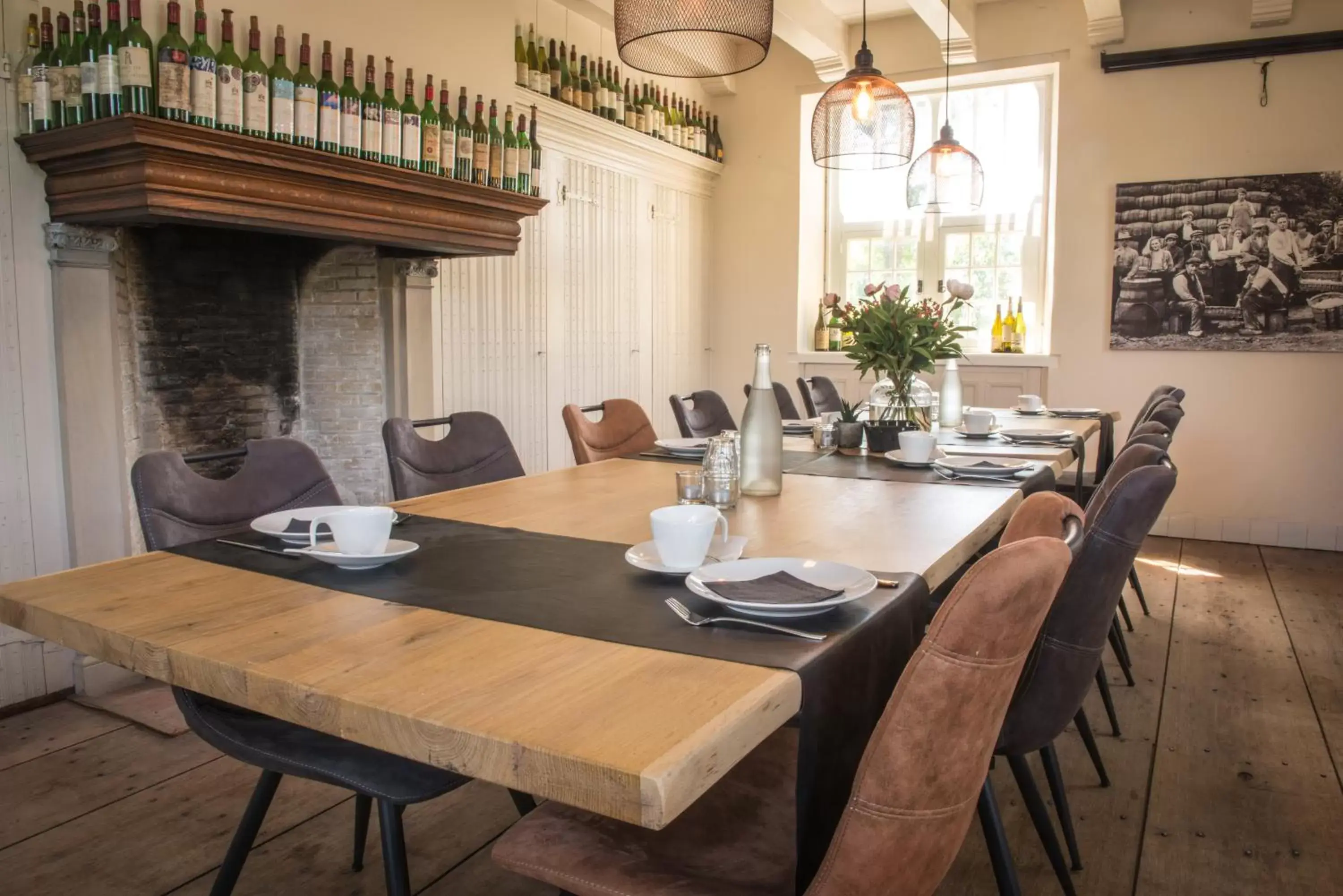 Dining area in B&B kasteel Ammersoyen