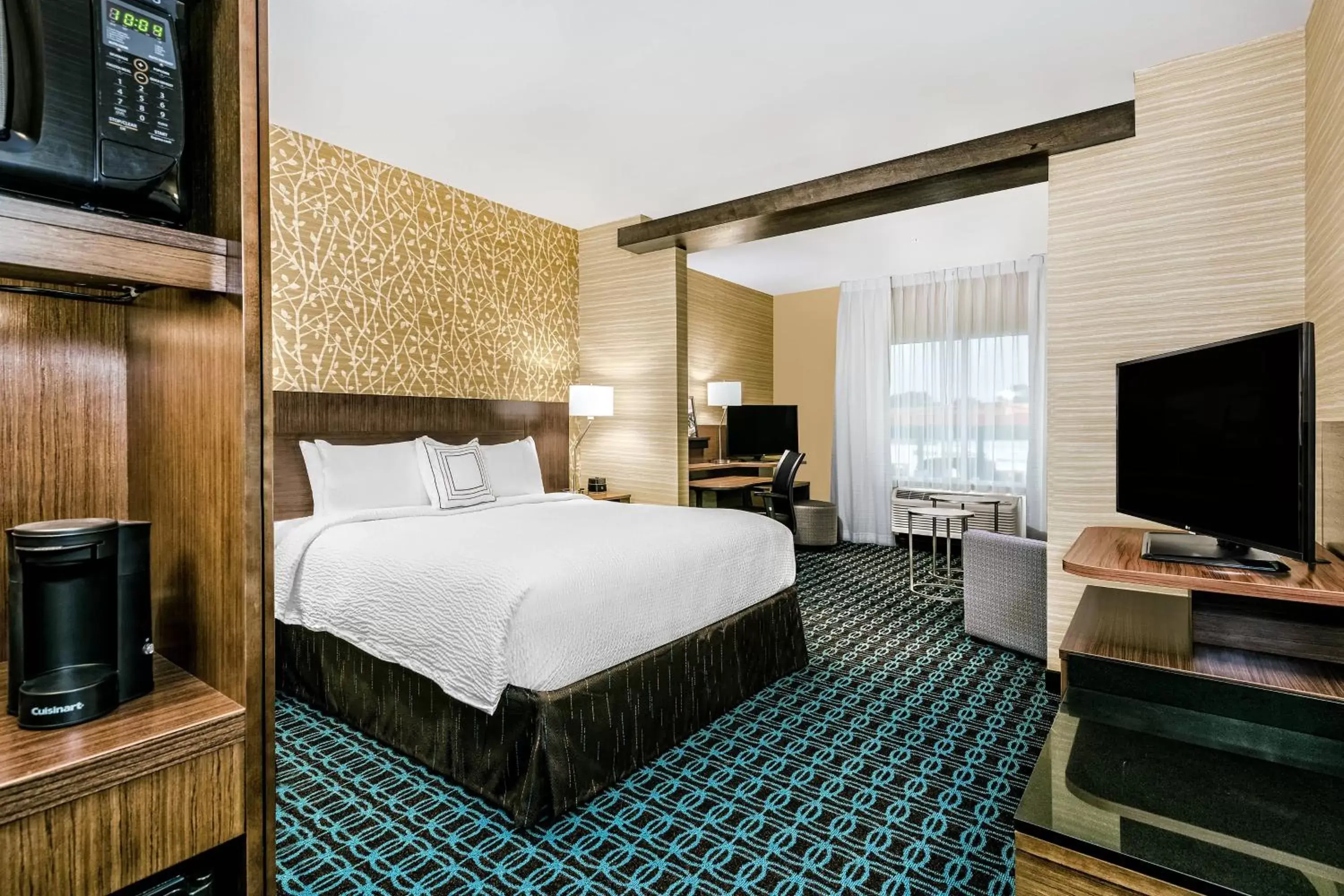 Photo of the whole room, Bed in Fairfield Inn & Suites by Marriott Van